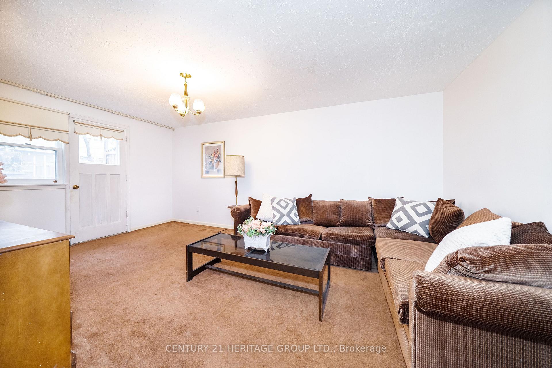 Photo 54 of 37 Gambello Crescent, North York, York University Heights — HOMEH