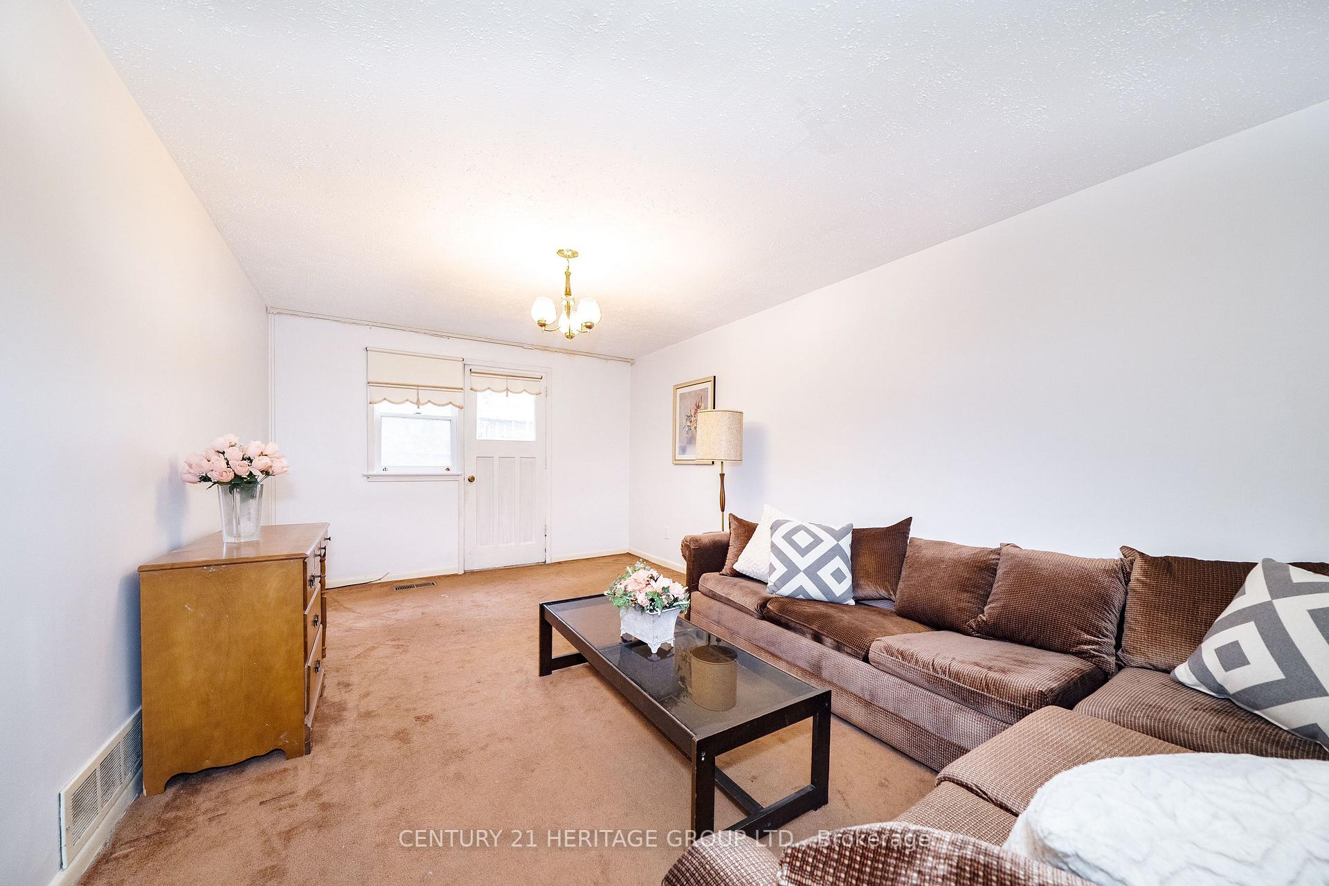 Photo 55 of 37 Gambello Crescent, North York, York University Heights — HOMEH
