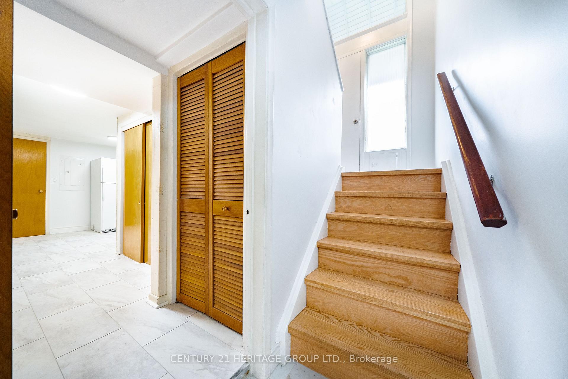 Photo 59 of 37 Gambello Crescent, North York, York University Heights — HOMEH