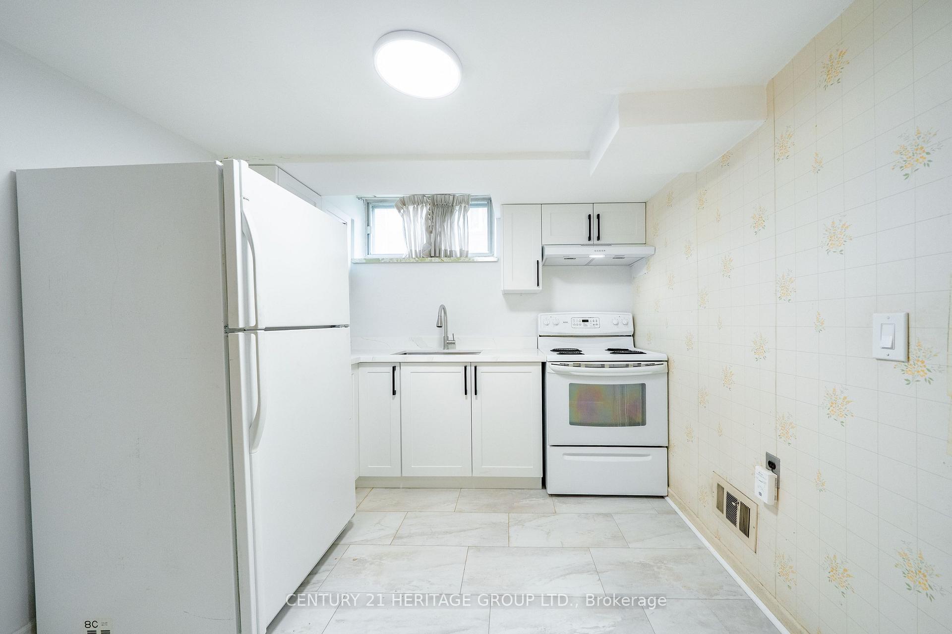 Photo 62 of 37 Gambello Crescent, North York, York University Heights — HOMEH