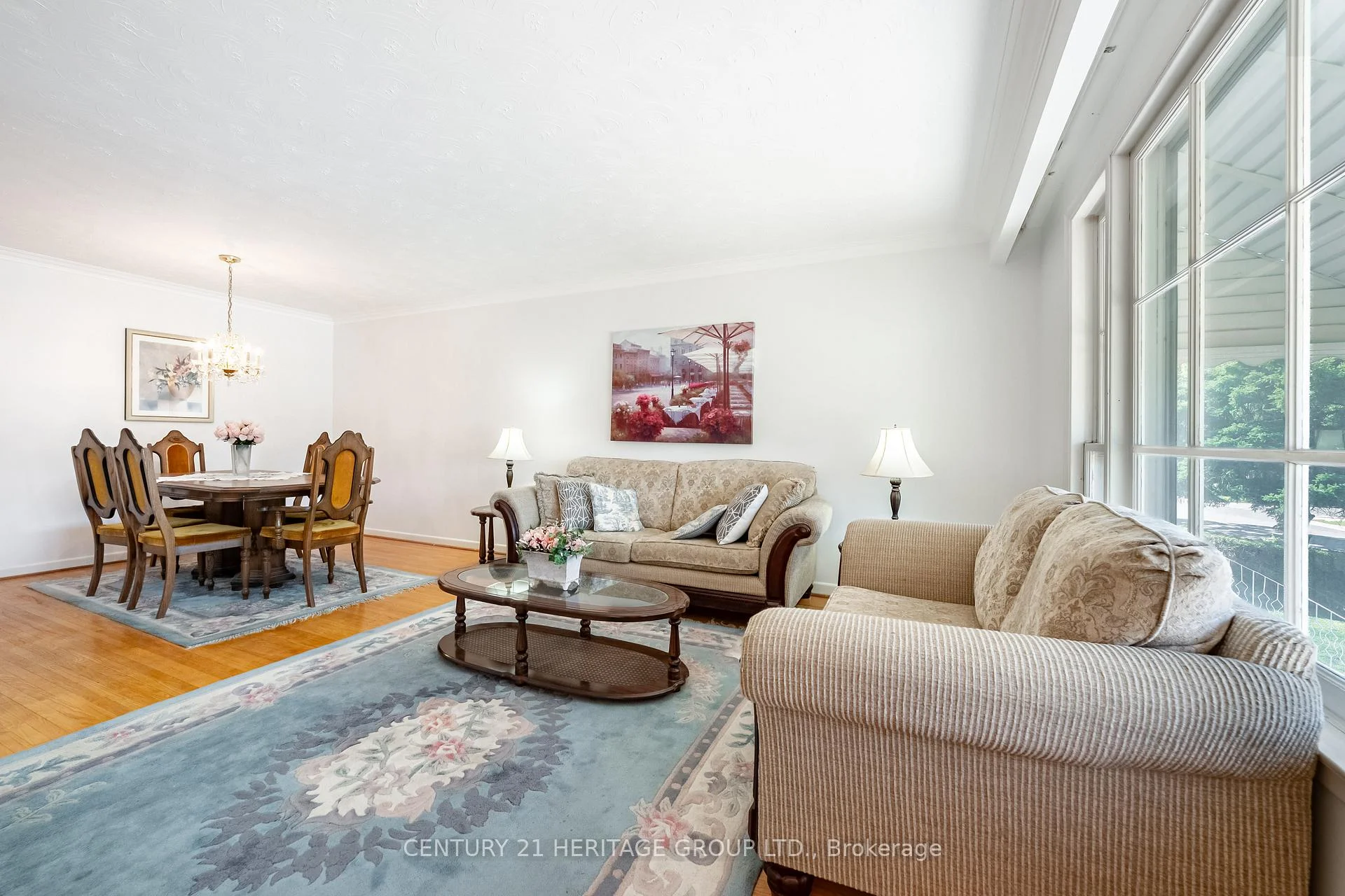 Photo 8 of 37 Gambello Crescent, North York, York University Heights — HOMEH