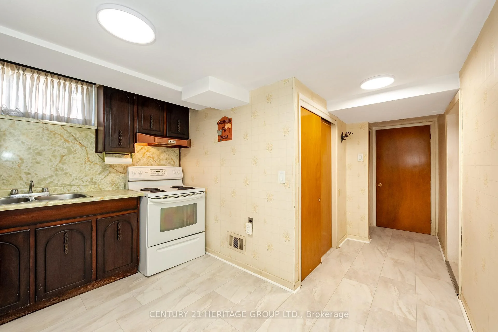 Photo 33 of 37 Gambello Crescent, North York, York University Heights — HOMEH