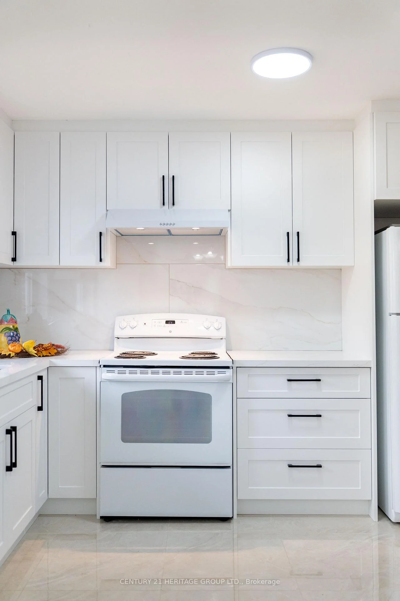 Photo 34 of 37 Gambello Crescent, North York, York University Heights — HOMEH