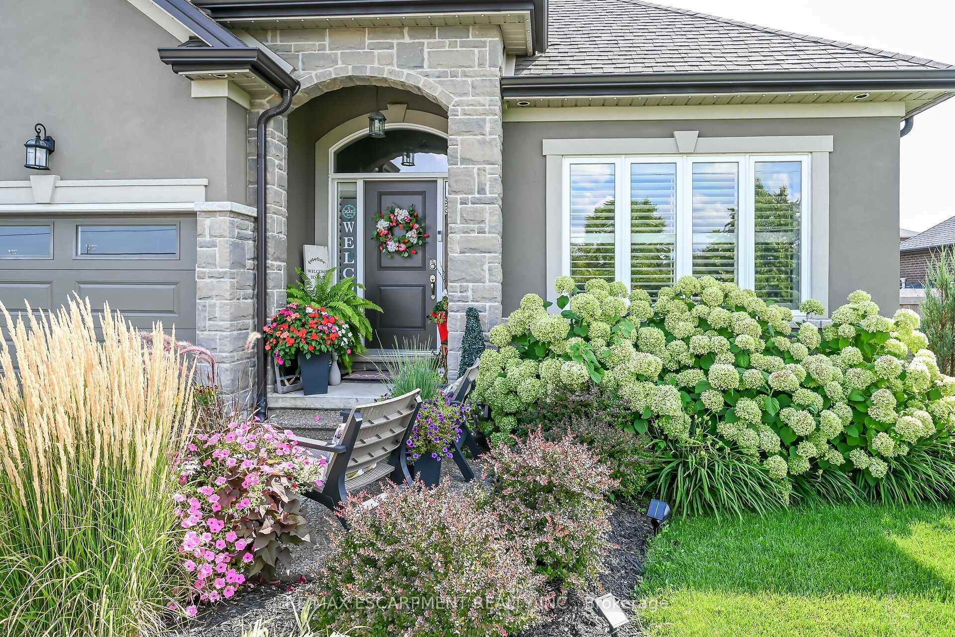 Photo 2 of 8165 Twenty Road E, Hamilton, Rural Glanbrook — HOMEH