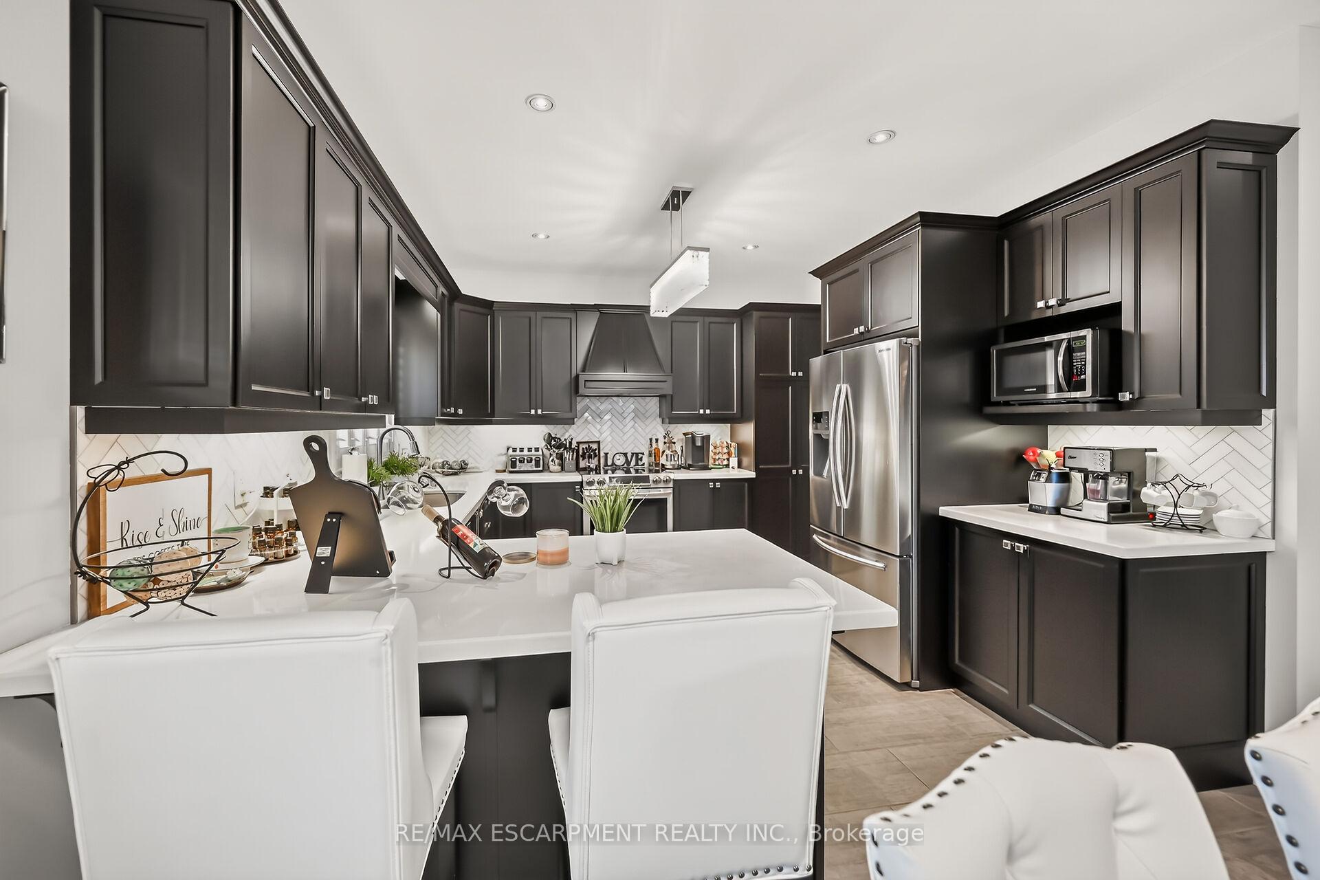 Photo 9 of 8165 Twenty Road E, Hamilton, Rural Glanbrook — HOMEH