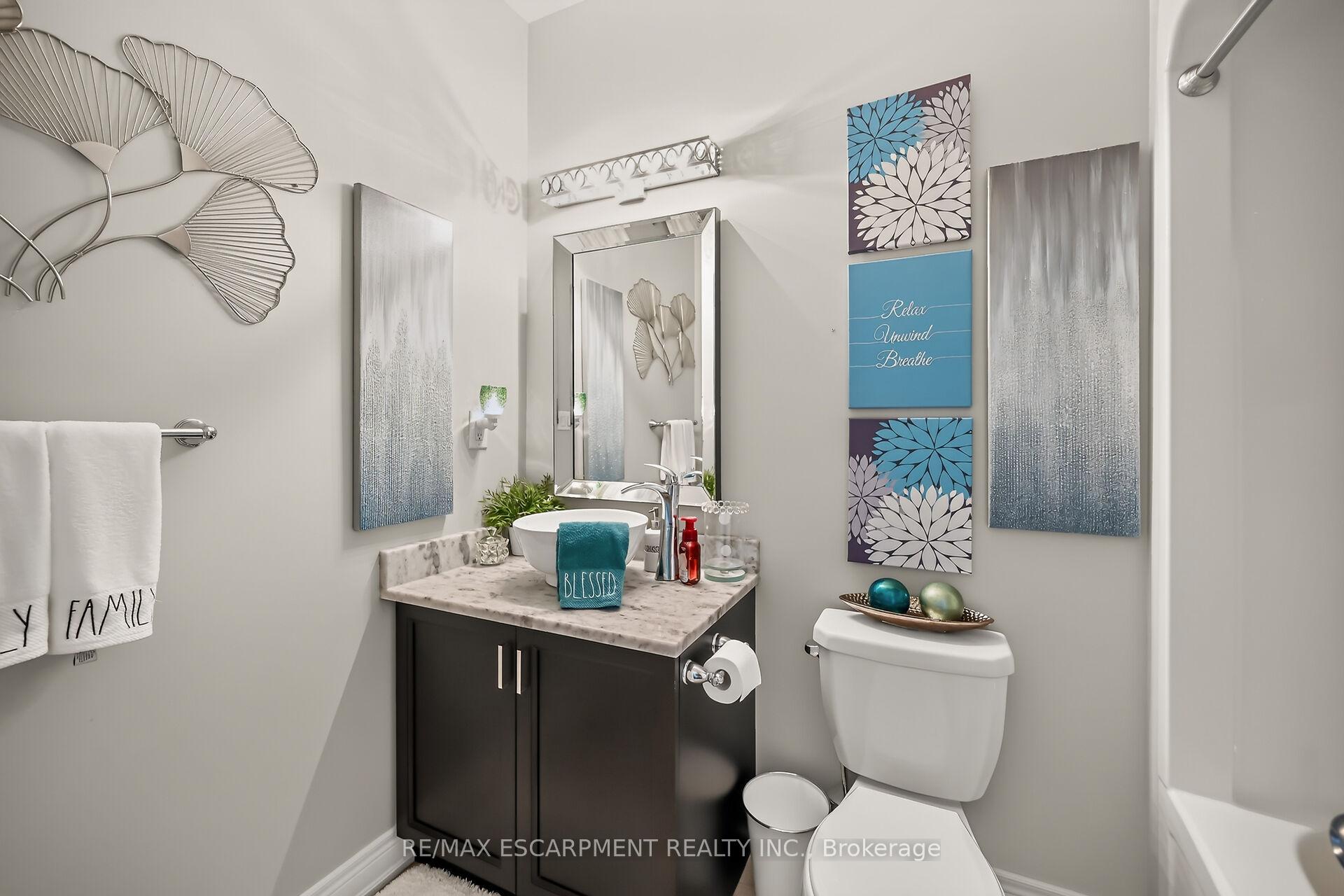 Photo 24 of 8165 Twenty Road E, Hamilton, Rural Glanbrook — HOMEH