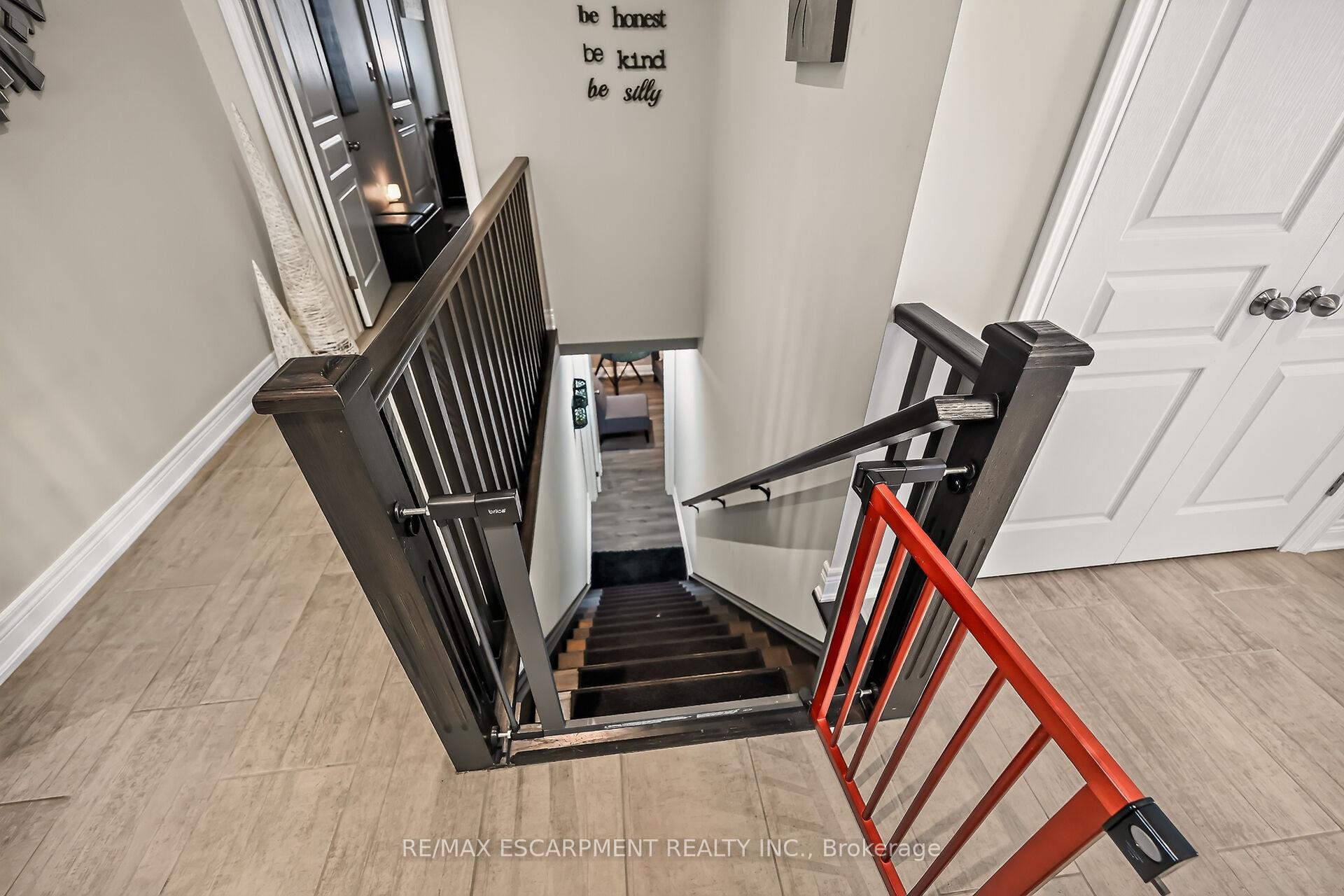 Photo 28 of 8165 Twenty Road E, Hamilton, Rural Glanbrook — HOMEH