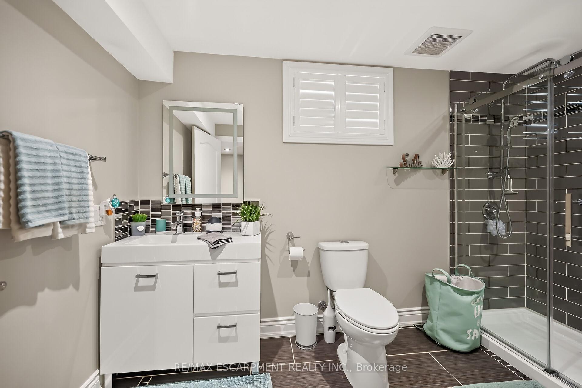 Photo 38 of 8165 Twenty Road E, Hamilton, Rural Glanbrook — HOMEH