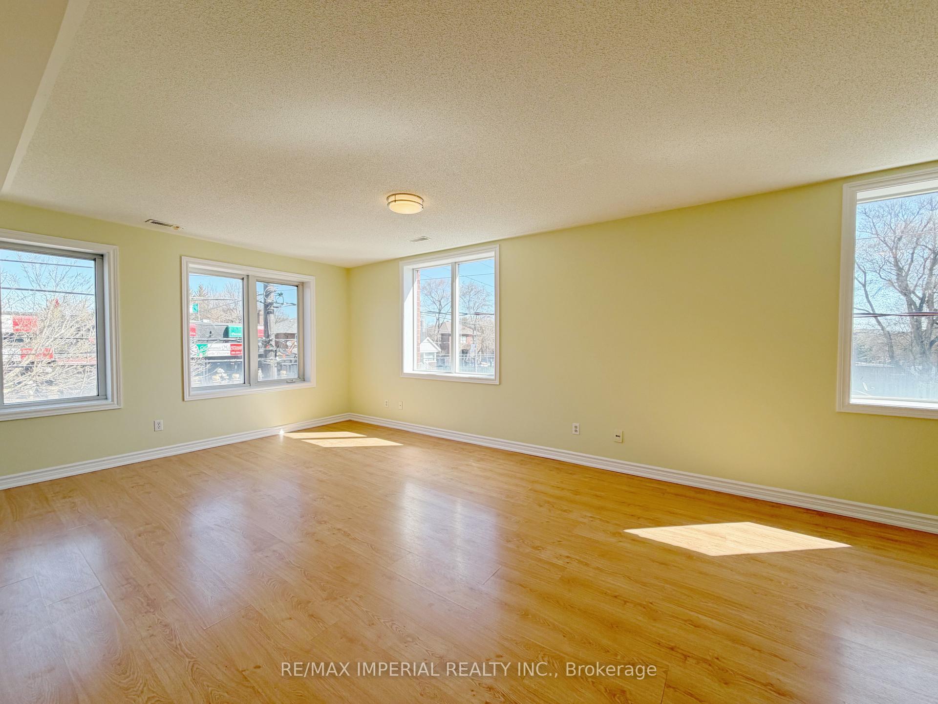 Photo 3 of 621A The Queensway, Etobicoke, Stonegate-Queensway — HOMEH