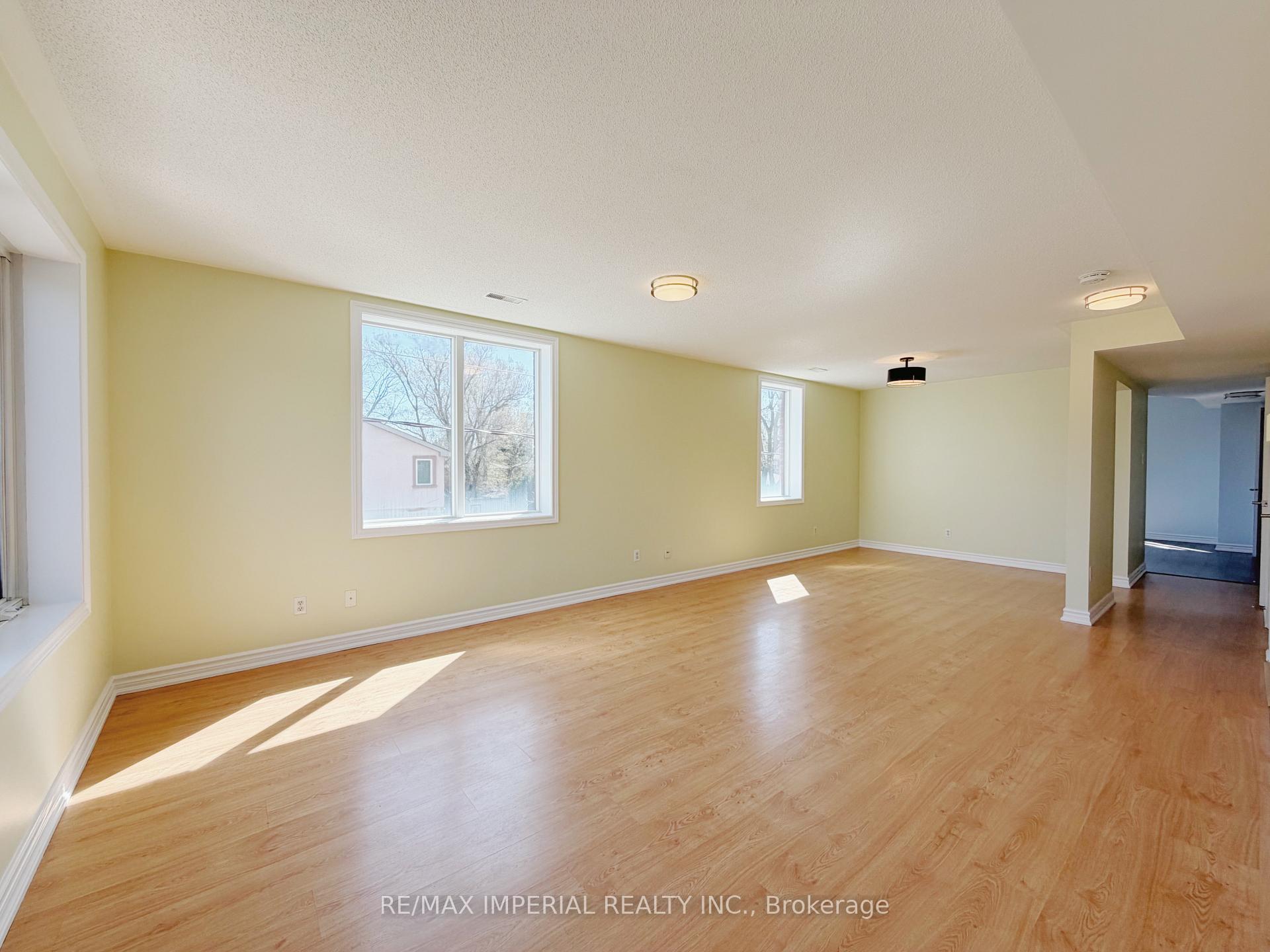 Photo 4 of 621A The Queensway, Etobicoke, Stonegate-Queensway — HOMEH