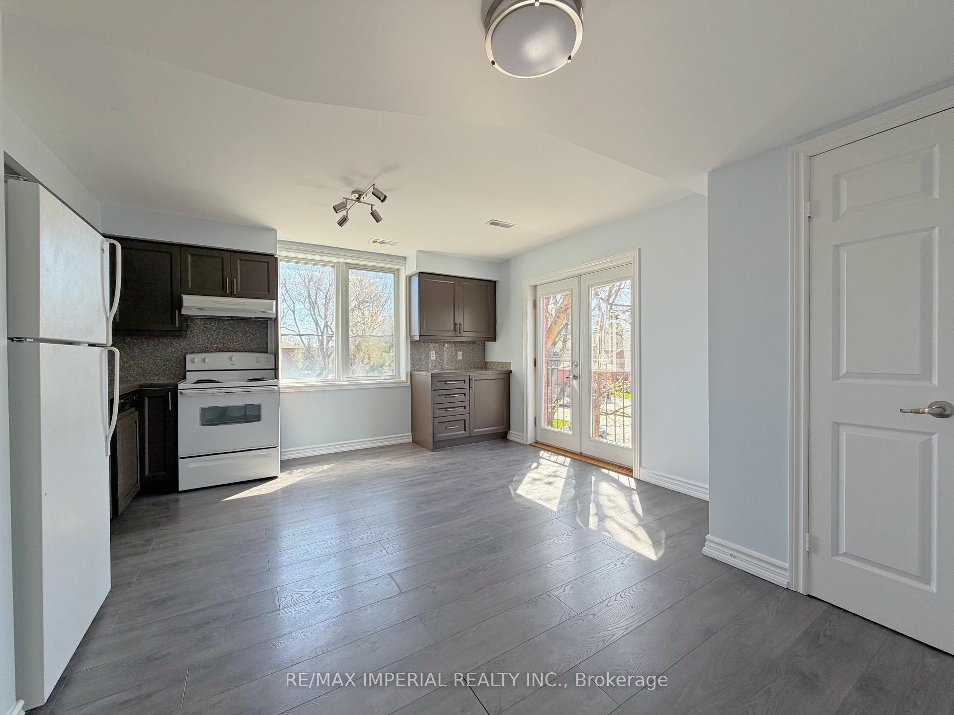 Photo 8 of 621A The Queensway, Etobicoke, Stonegate-Queensway — HOMEH