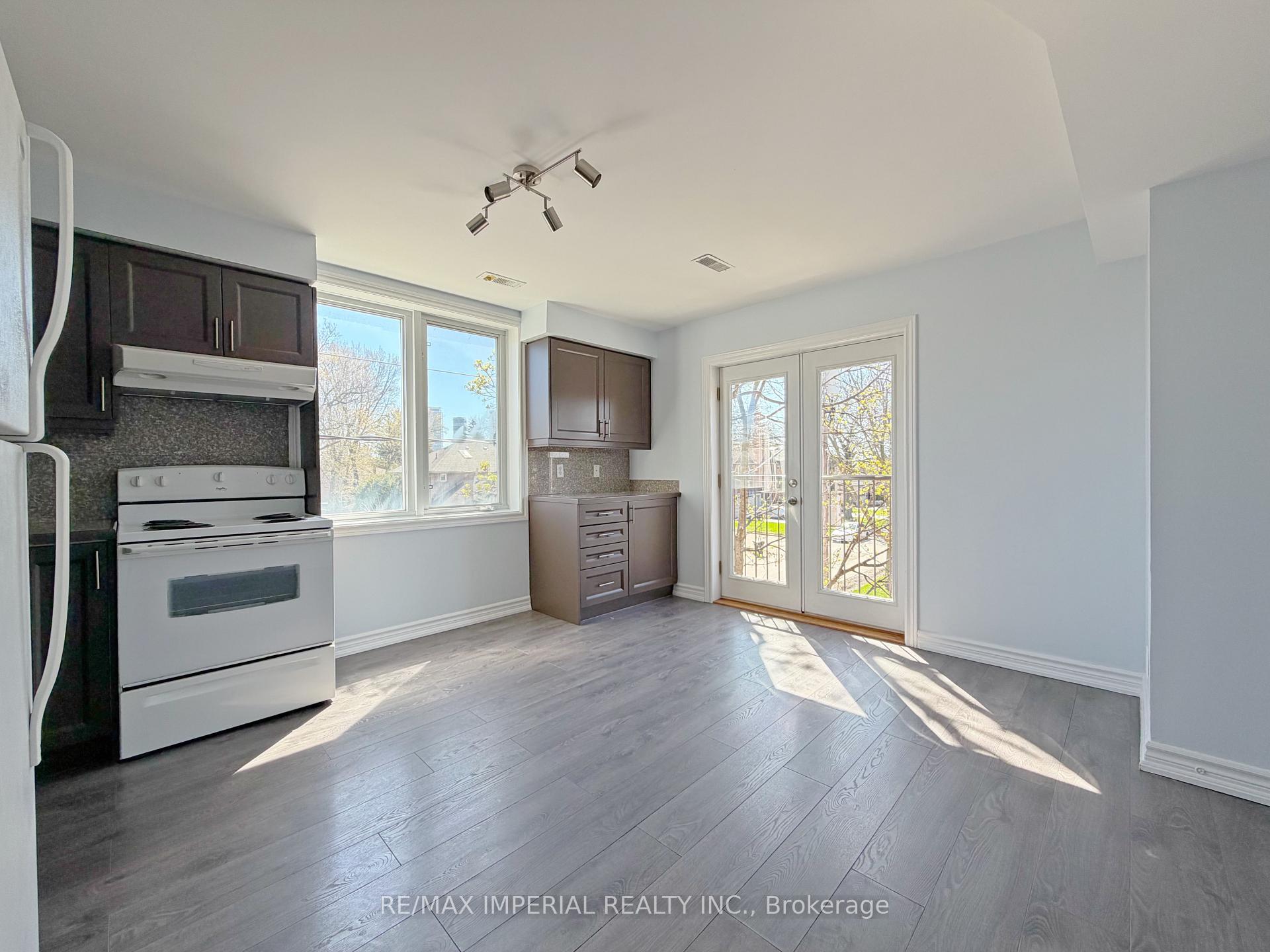Photo 9 of 621A The Queensway, Etobicoke, Stonegate-Queensway — HOMEH