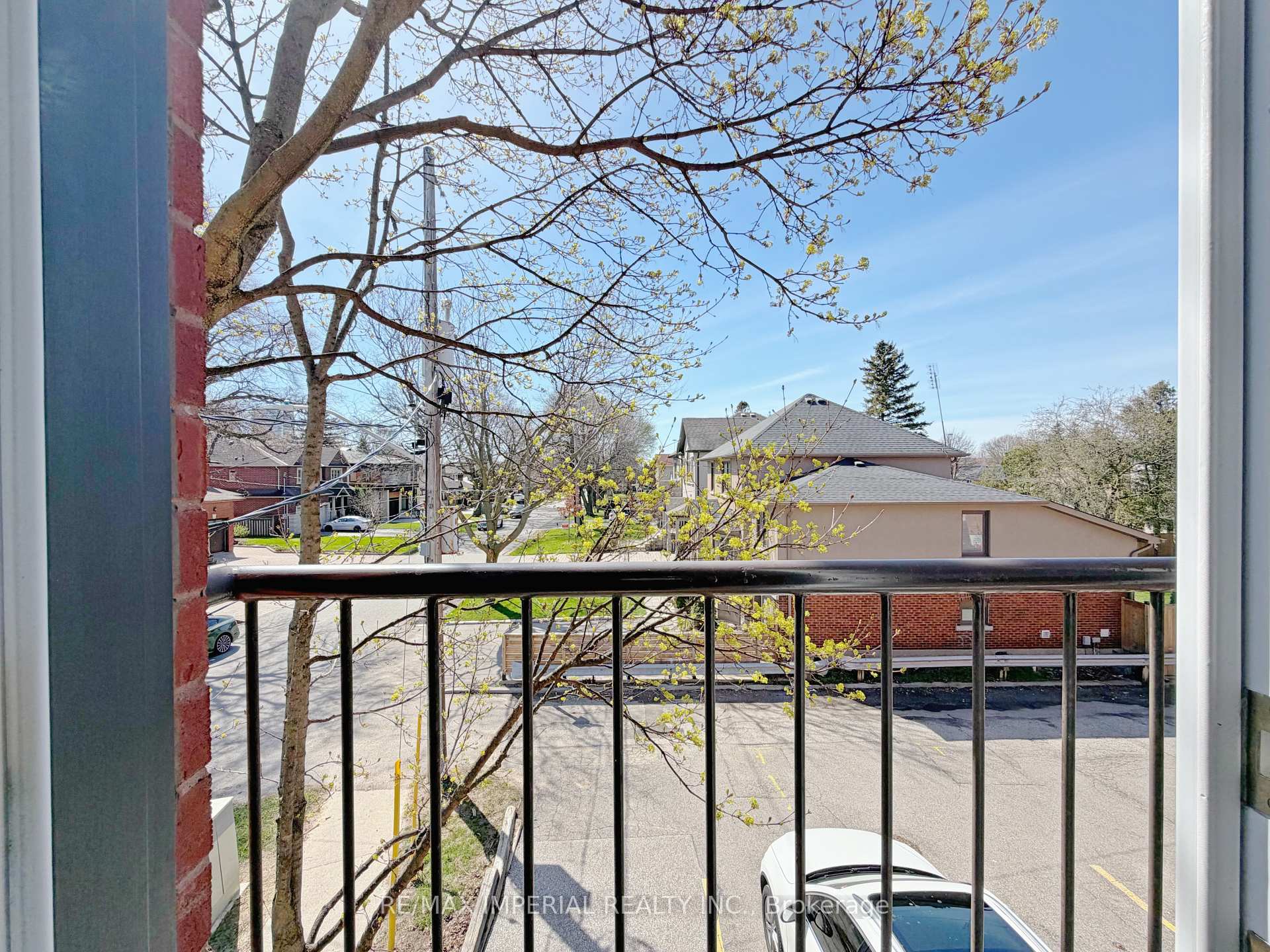 Photo 12 of 621A The Queensway, Etobicoke, Stonegate-Queensway — HOMEH