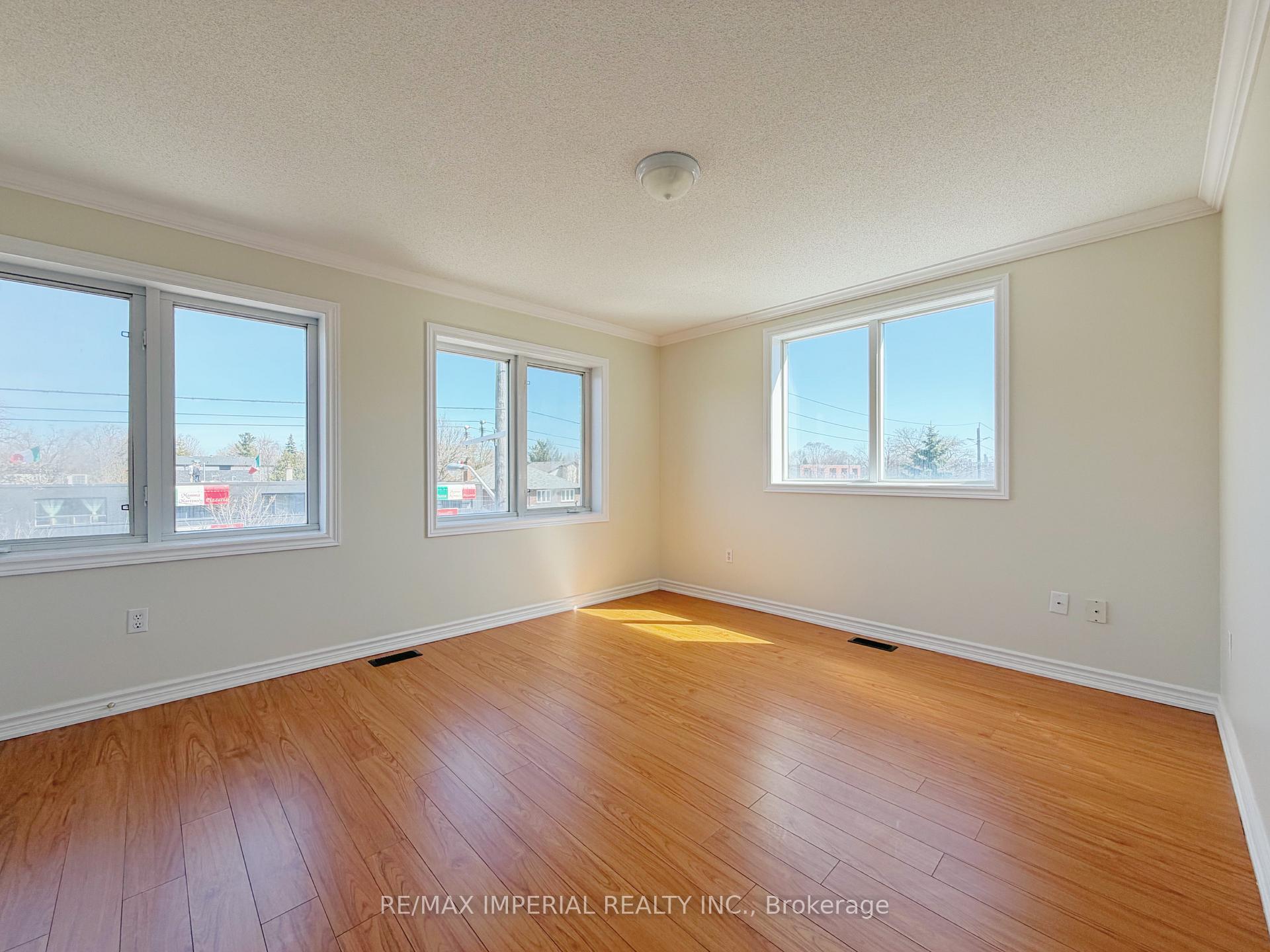 Photo 16 of 621A The Queensway, Etobicoke, Stonegate-Queensway — HOMEH