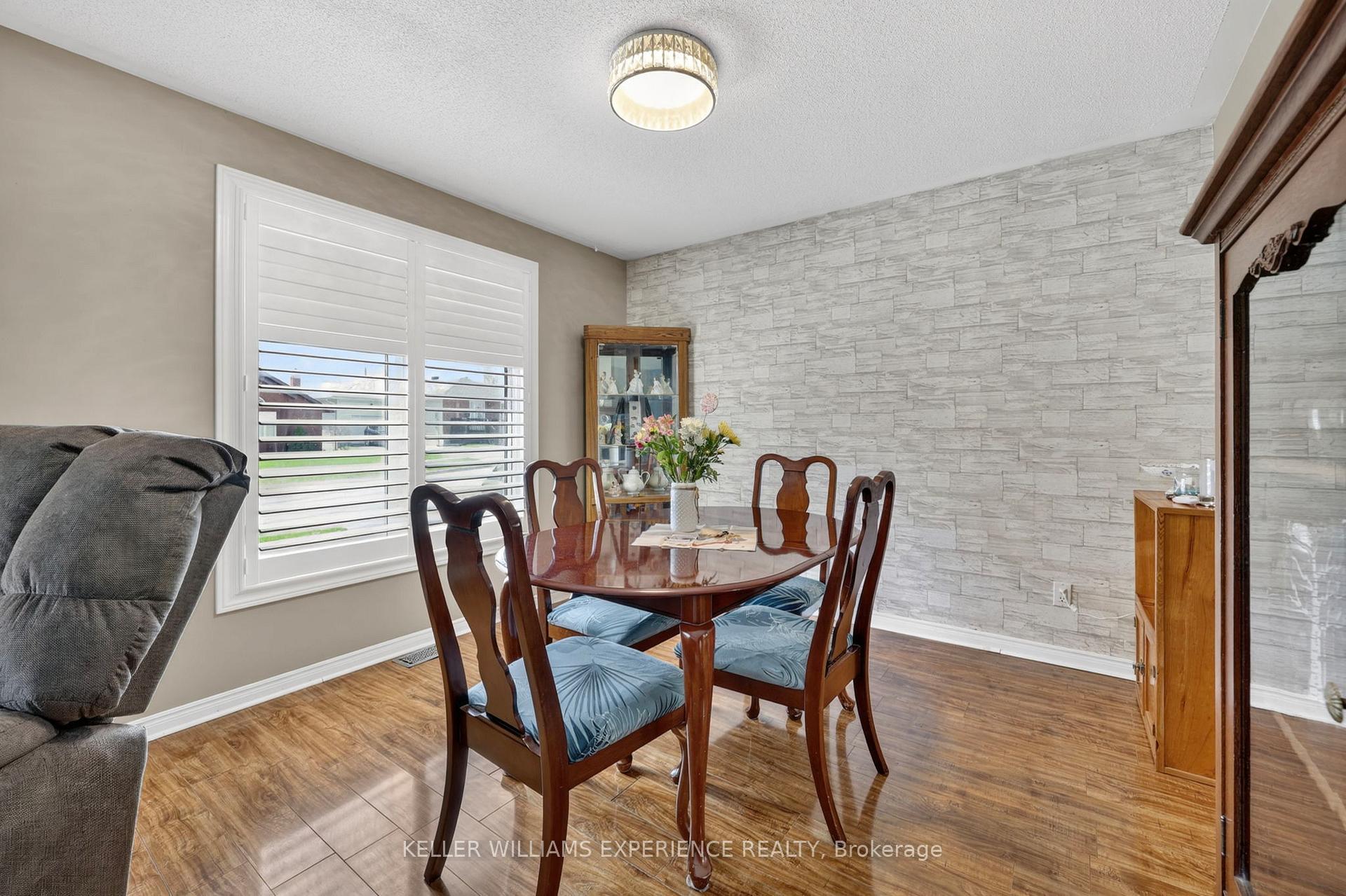 Photo 5 of 645 Bayview Drive, Midland — HOMEH