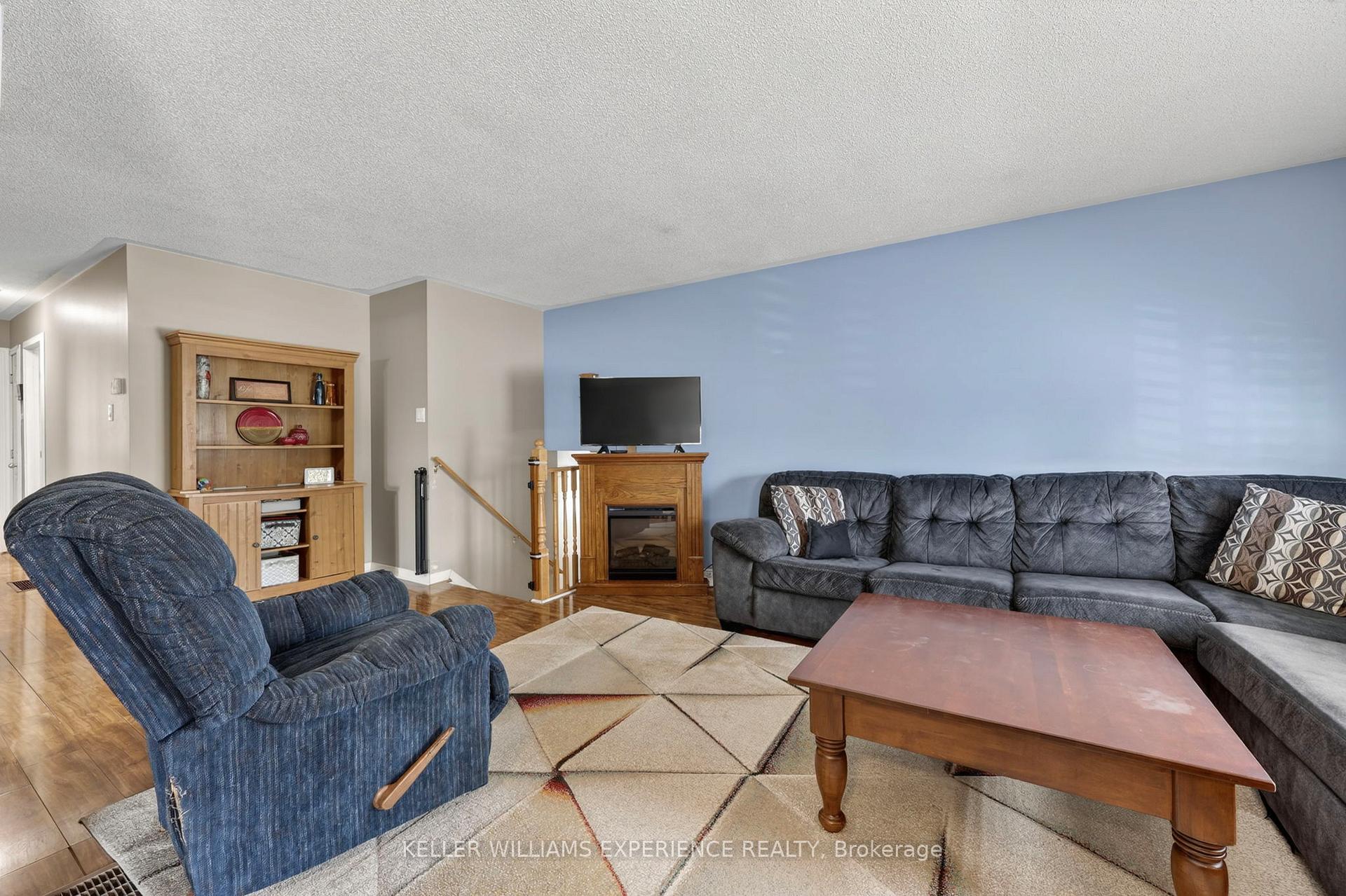 Photo 6 of 645 Bayview Drive, Midland — HOMEH