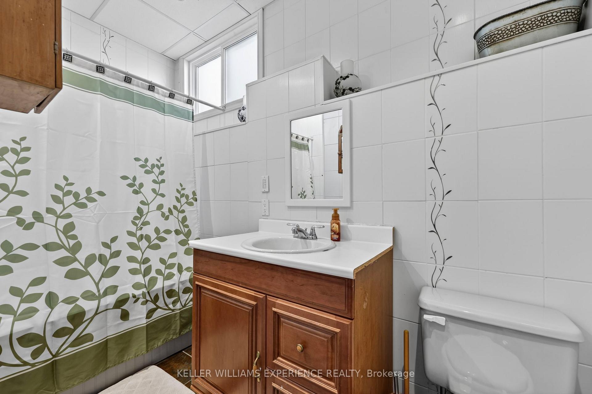 Photo 17 of 645 Bayview Drive, Midland — HOMEH