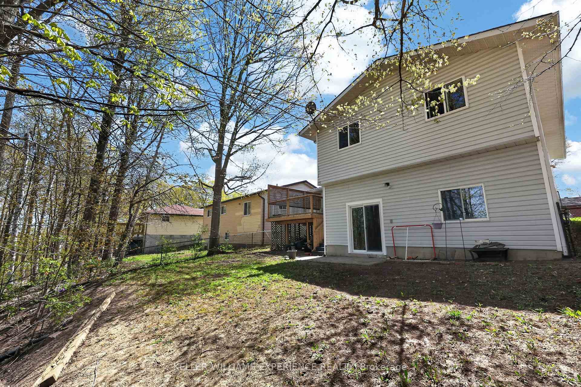 Photo 20 of 645 Bayview Drive, Midland — HOMEH