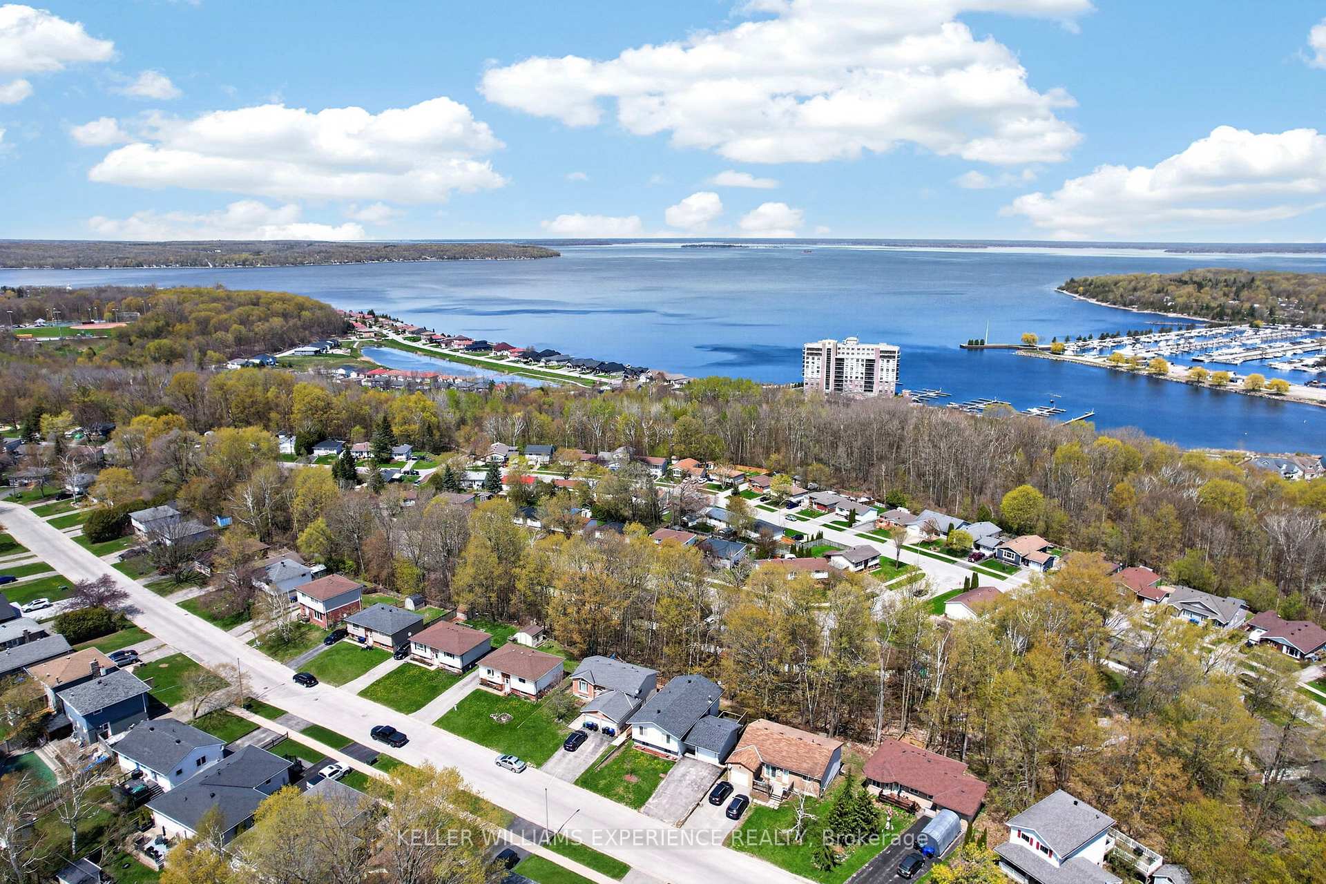 Photo 24 of 645 Bayview Drive, Midland — HOMEH