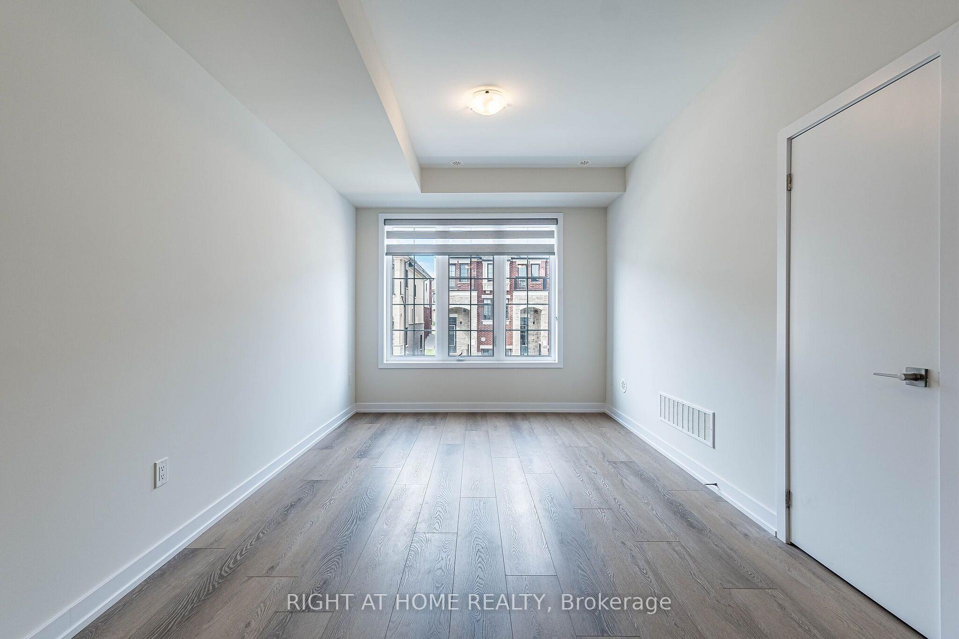 Photo 8 of 1330 Shevchenko Boulevard, Oakville, Northwest — HOMEH