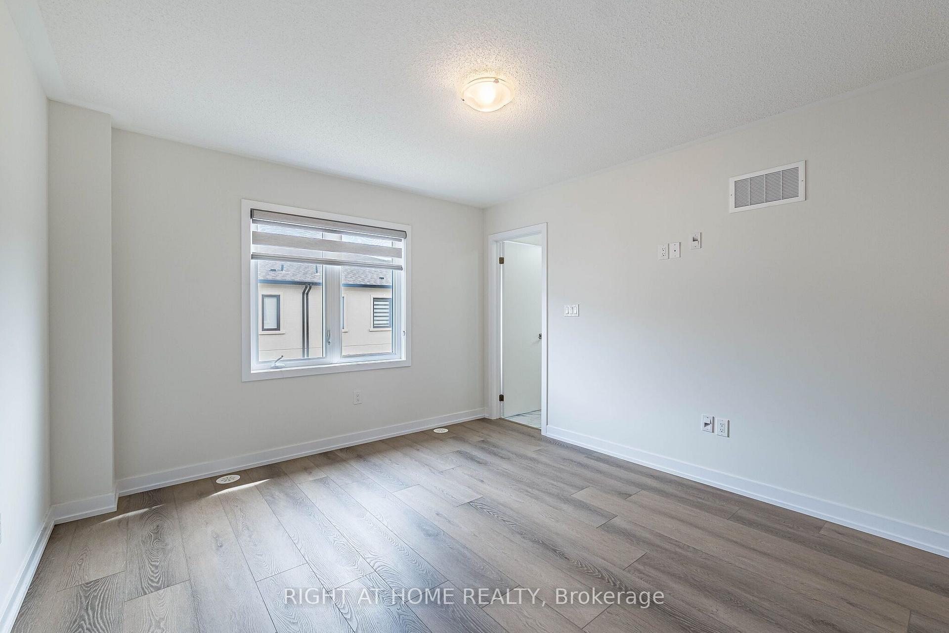 Photo 19 of 1330 Shevchenko Boulevard, Oakville, Northwest — HOMEH