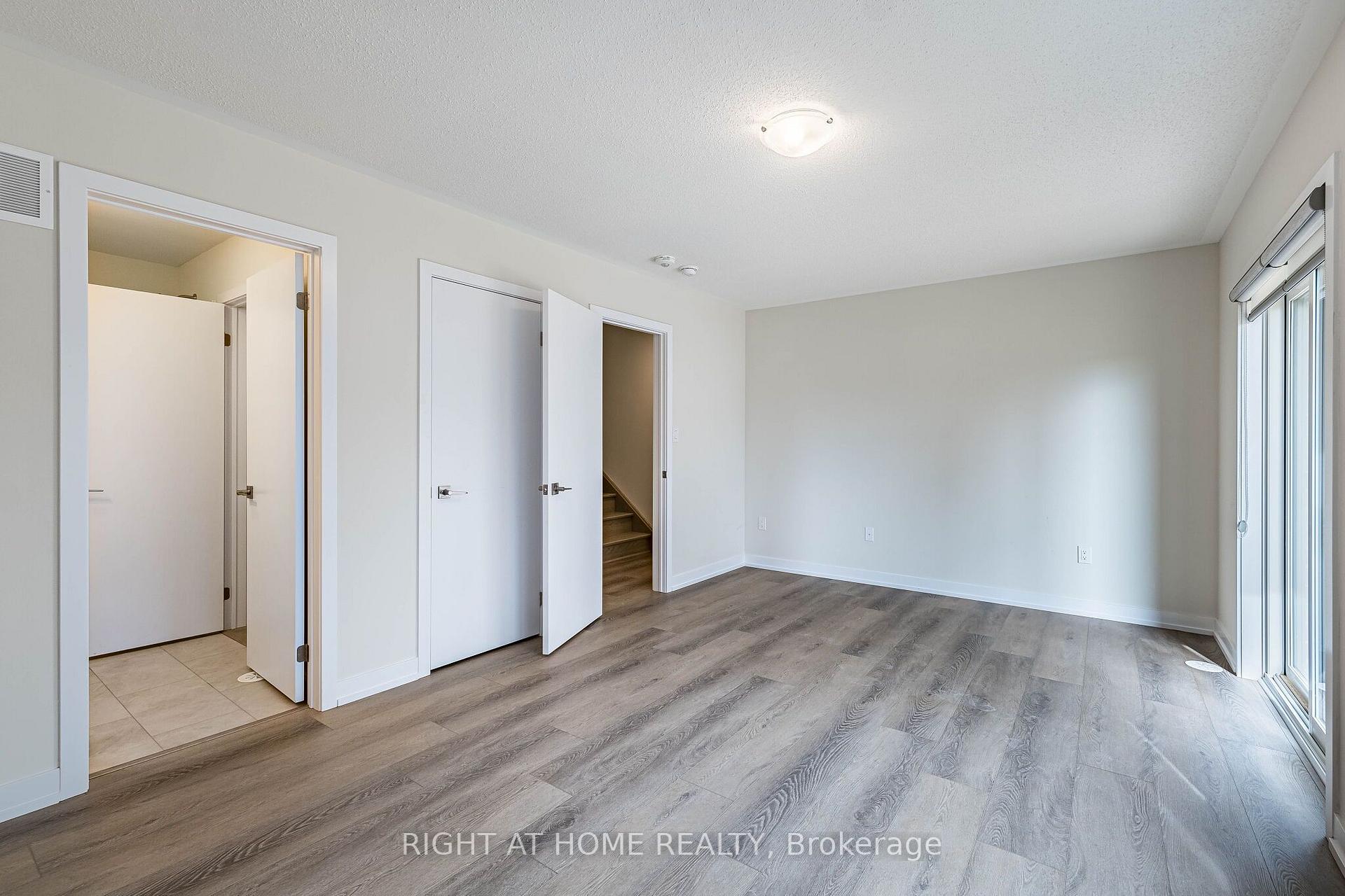 Photo 23 of 1330 Shevchenko Boulevard, Oakville, Northwest — HOMEH