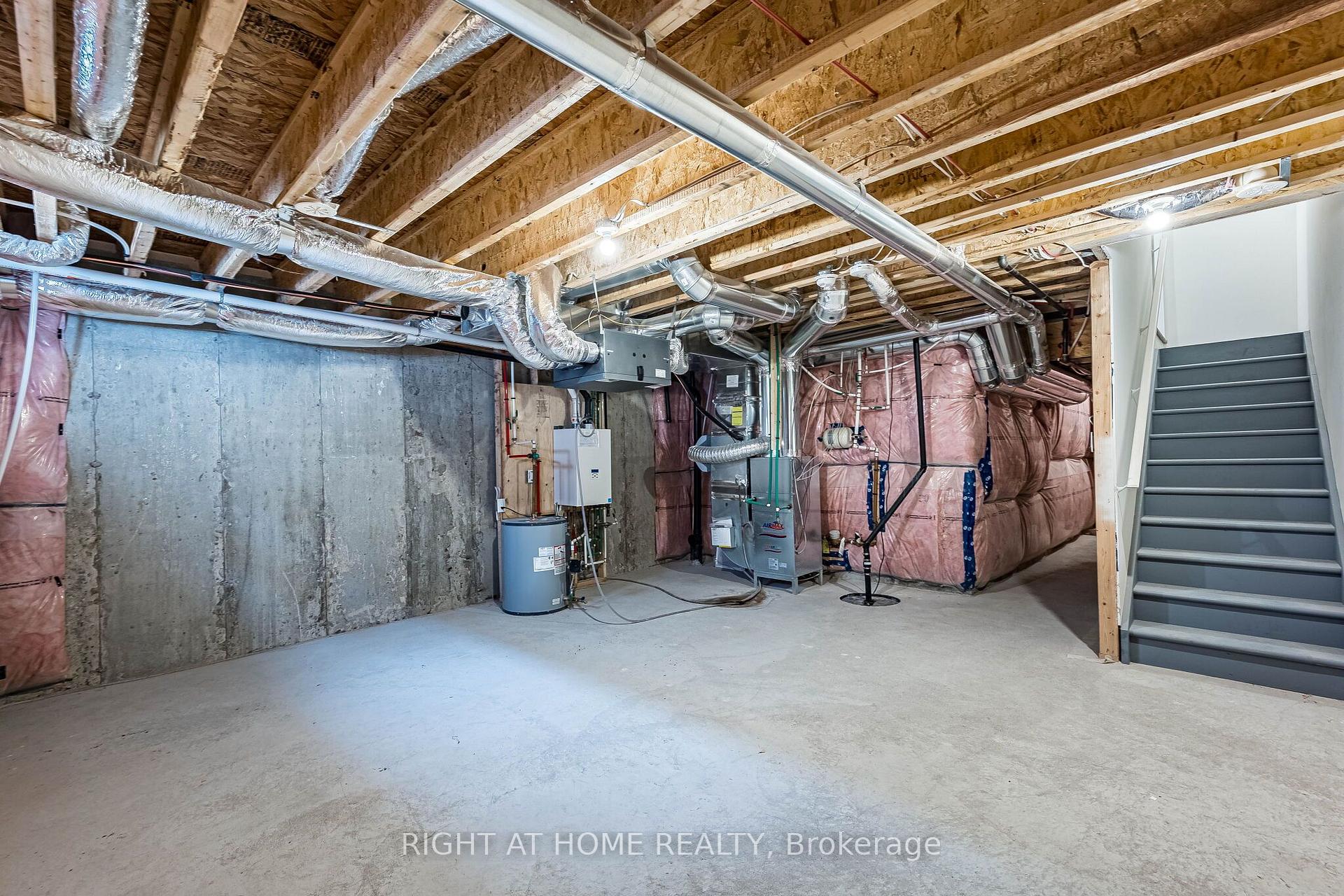 Photo 25 of 1330 Shevchenko Boulevard, Oakville, Northwest — HOMEH