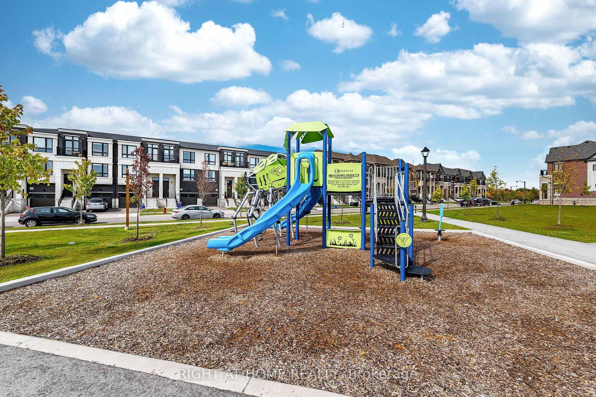 Photo 28 of 1330 Shevchenko Boulevard, Oakville, Northwest — HOMEH