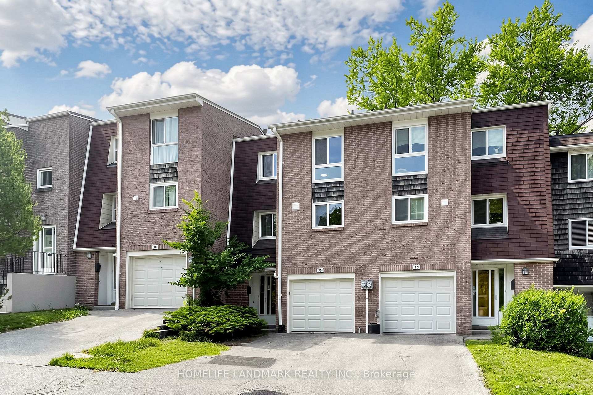 Photo 2 of 8 Rusty Crest Way, North York, Don Valley Village — HOMEH