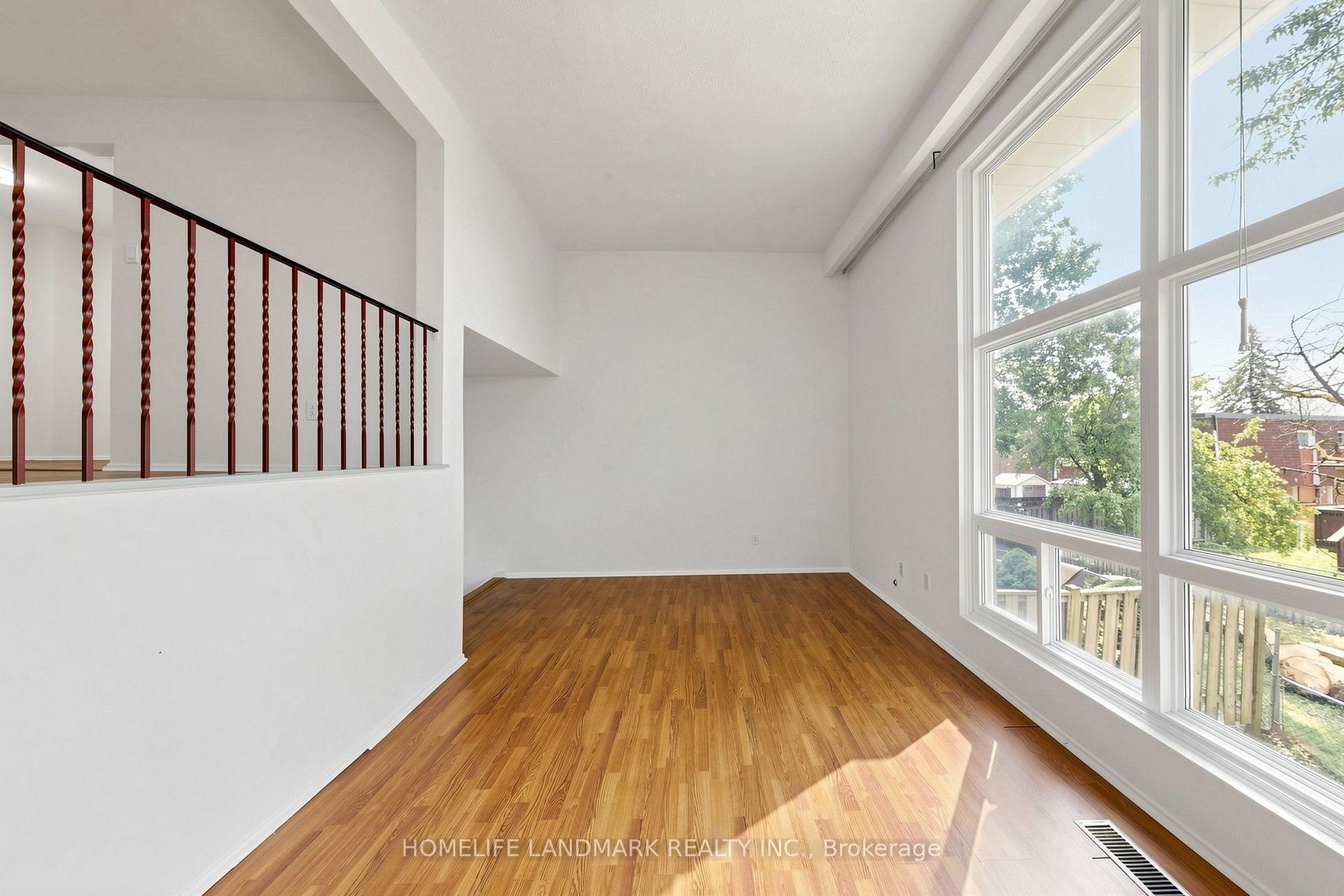 Photo 6 of 8 Rusty Crest Way, North York, Don Valley Village — HOMEH