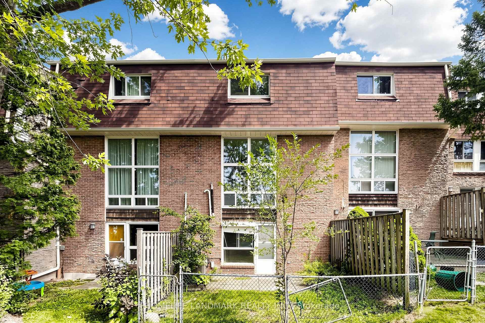 Photo 28 of 8 Rusty Crest Way, North York, Don Valley Village — HOMEH