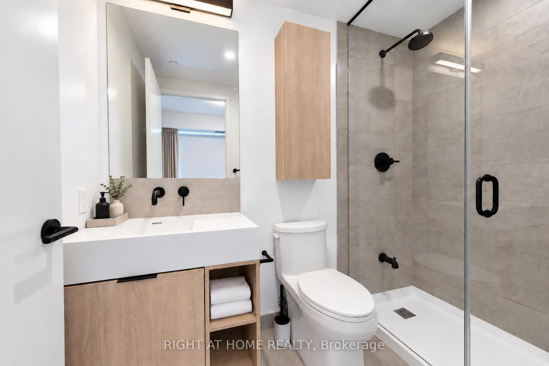 Photo 57 of Unit 4013, 108 Peter Street, Toronto, Waterfront Communities — HOMEH