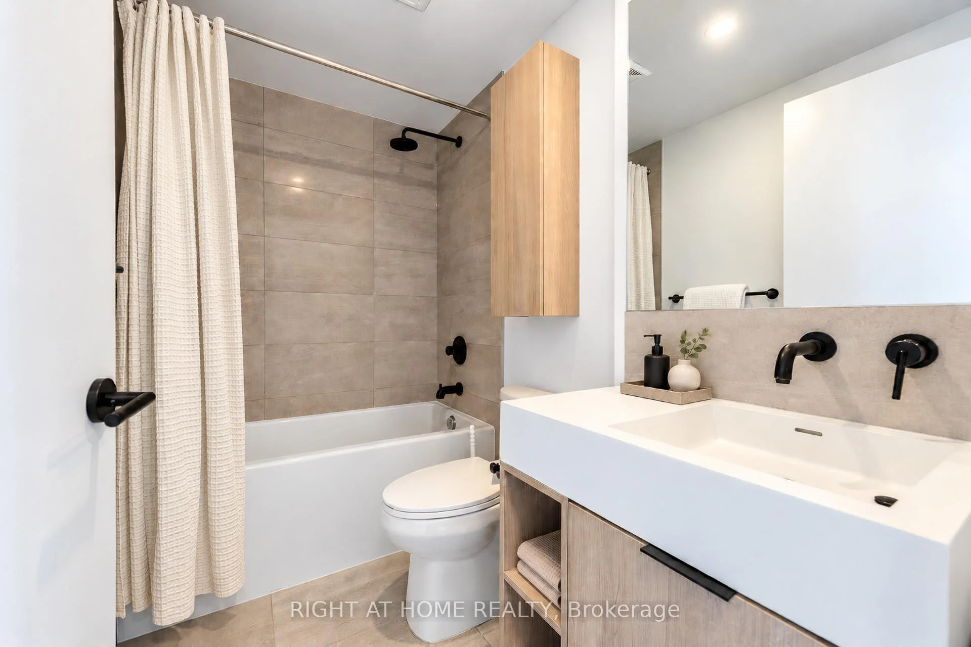 Photo 65 of Unit 4013, 108 Peter Street, Toronto, Waterfront Communities — HOMEH