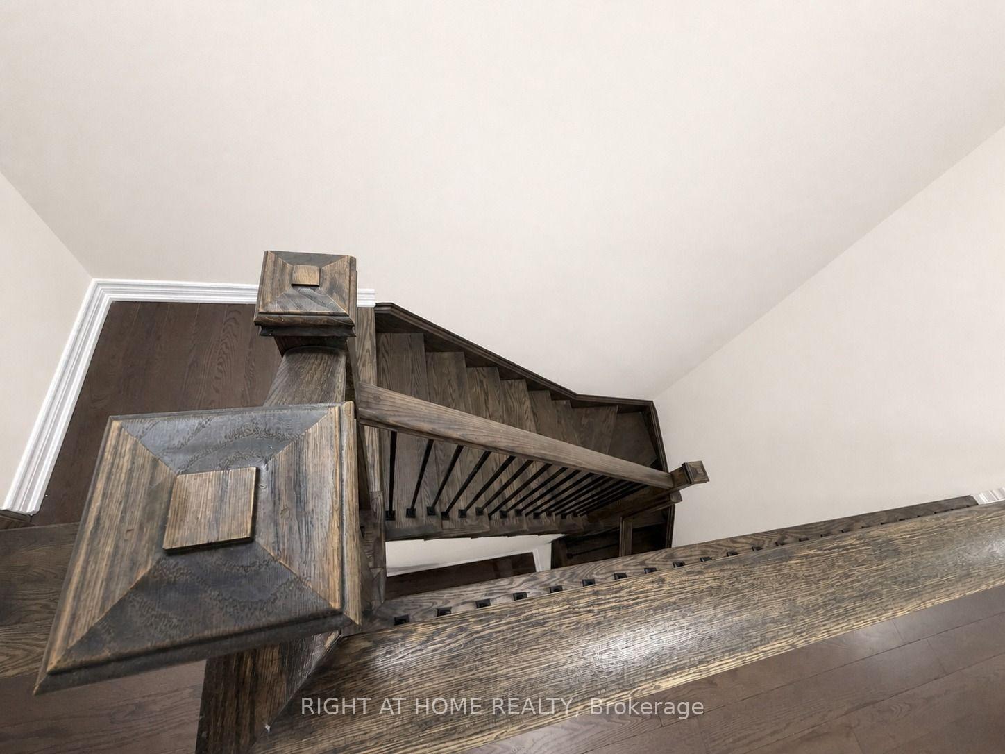 Photo 5 of 52 Heming Trail, Hamilton, Ancaster — HOMEH