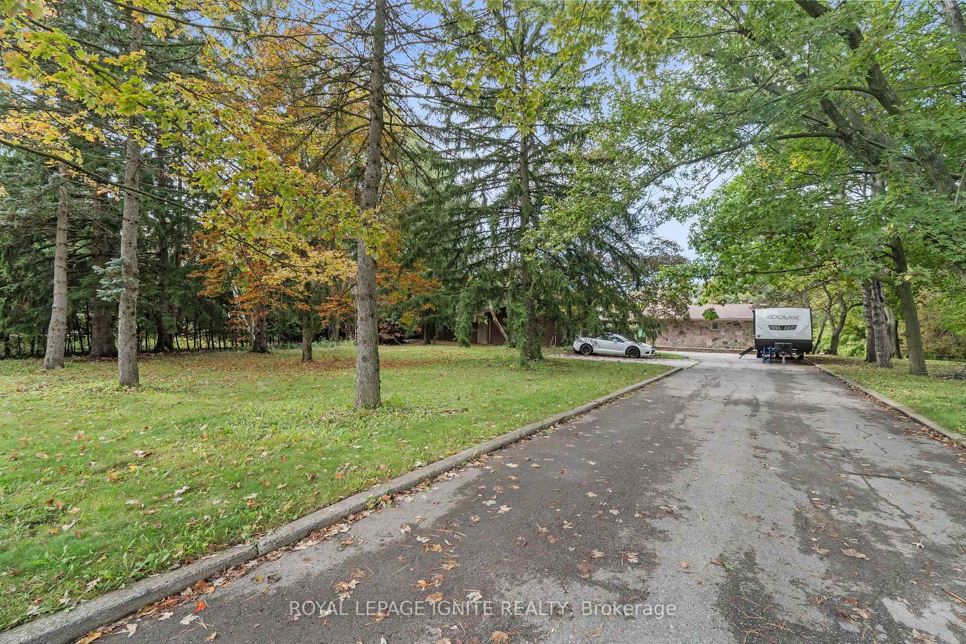 Photo 2 of 8 Ridgevale Drive, Markham, Box Grove — HOMEH