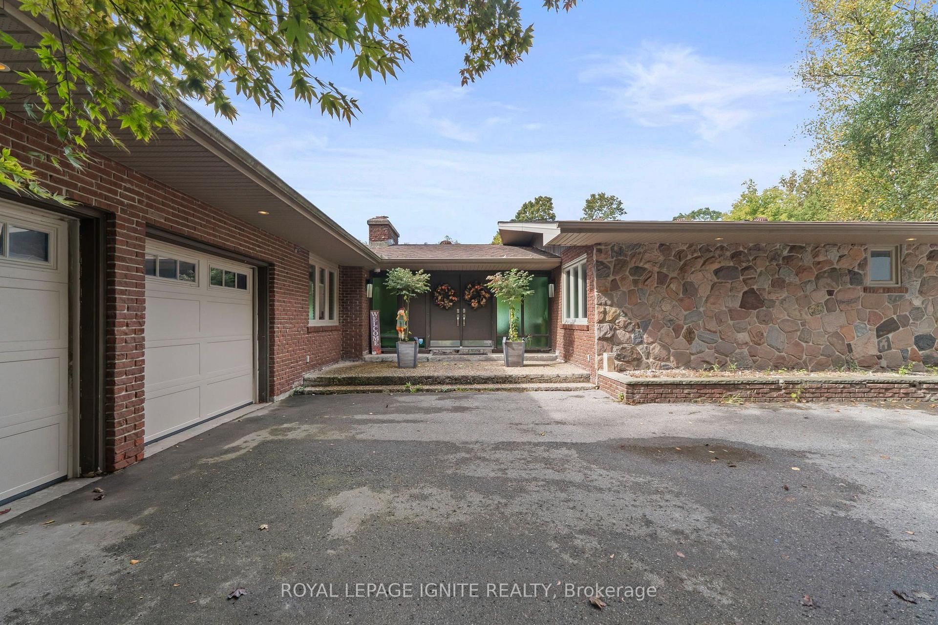 Photo 3 of 8 Ridgevale Drive, Markham, Box Grove — HOMEH