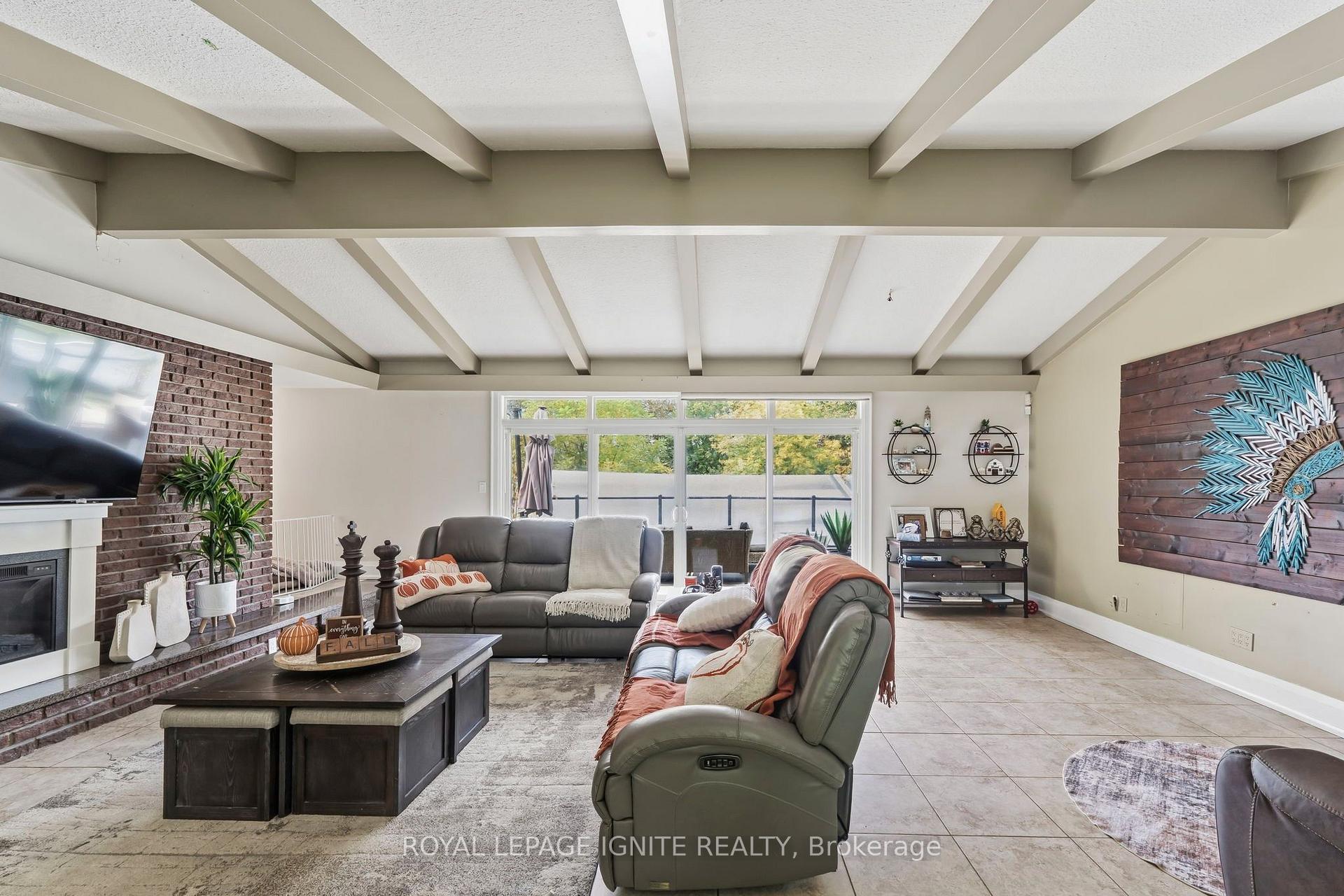 Photo 6 of 8 Ridgevale Drive, Markham, Box Grove — HOMEH
