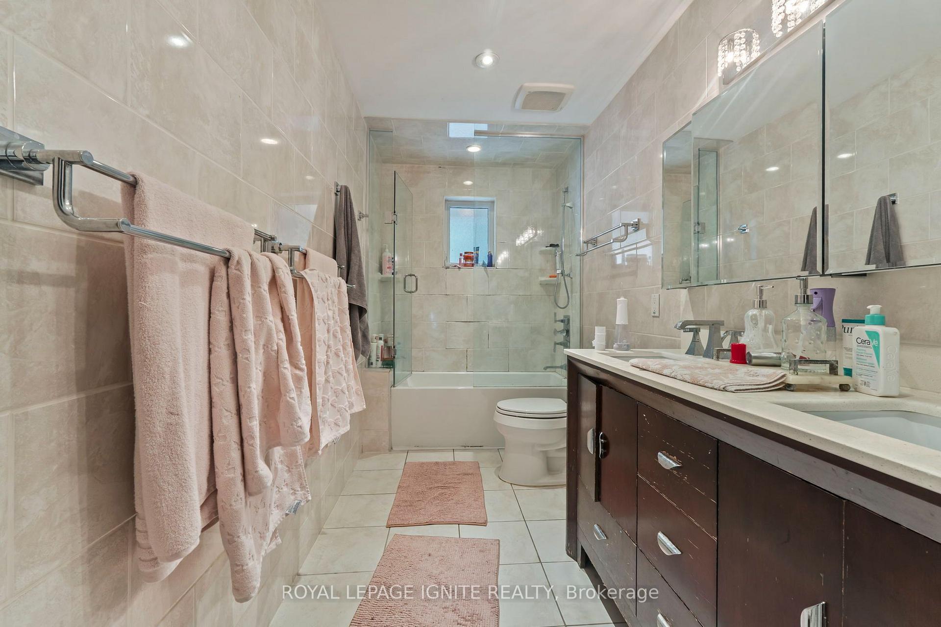 Photo 17 of 8 Ridgevale Drive, Markham, Box Grove — HOMEH