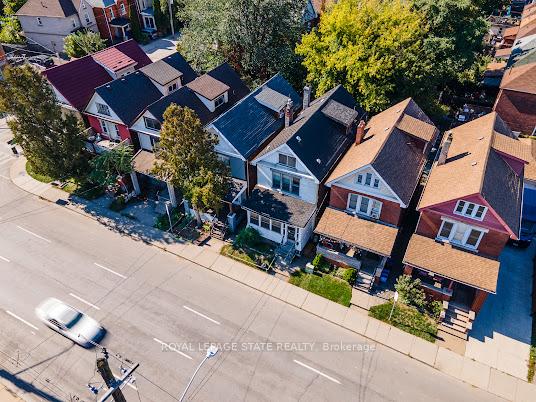 Photo 5 of 35 Sherman Avenue N, Hamilton, Gibson — HOMEH