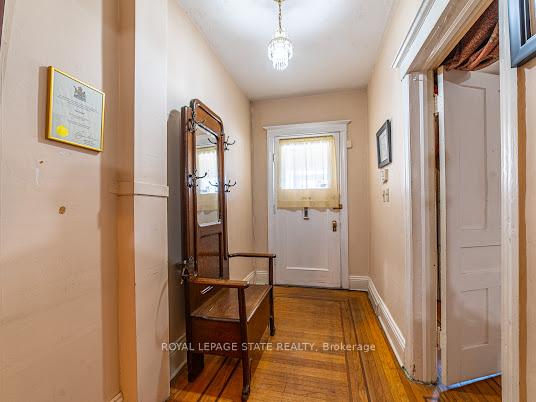 Photo 10 of 35 Sherman Avenue N, Hamilton, Gibson — HOMEH