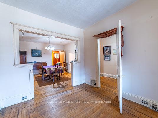 Photo 12 of 35 Sherman Avenue N, Hamilton, Gibson — HOMEH