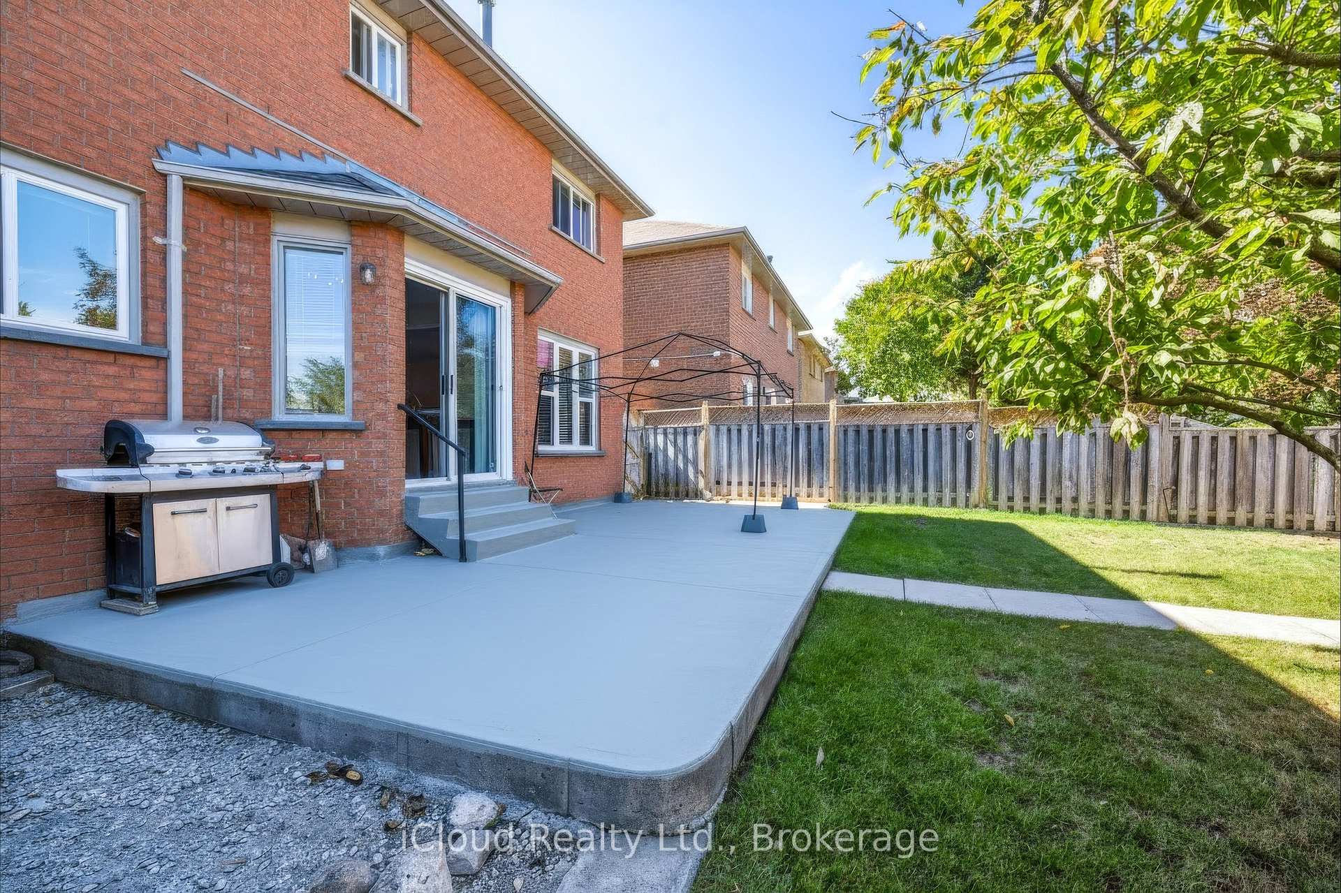 Photo 5 of 62 Castlehill Crescent, Brampton, Northwood Park — HOMEH