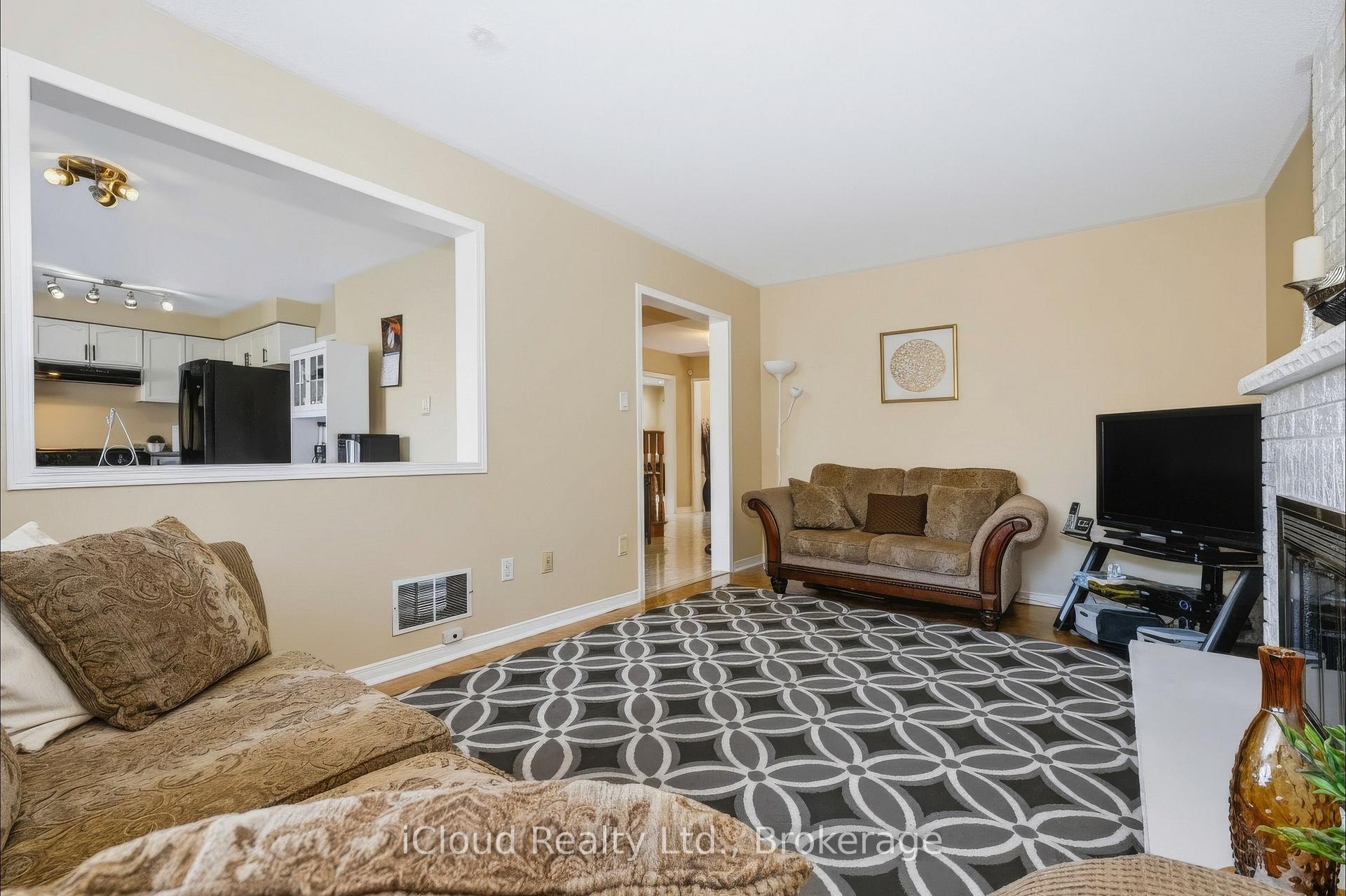 Photo 12 of 62 Castlehill Crescent, Brampton, Northwood Park — HOMEH