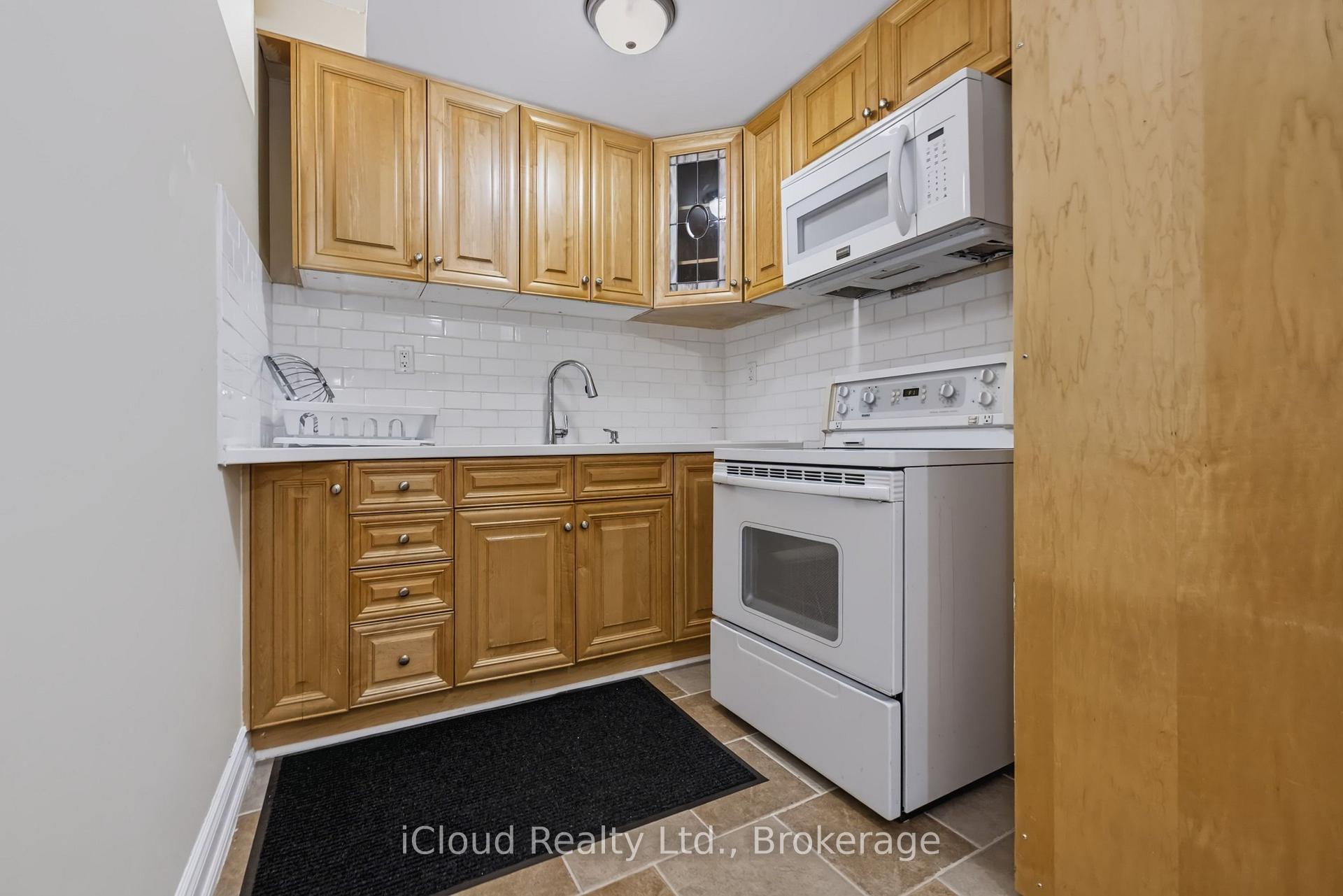 Photo 13 of 62 Castlehill Crescent, Brampton, Northwood Park — HOMEH