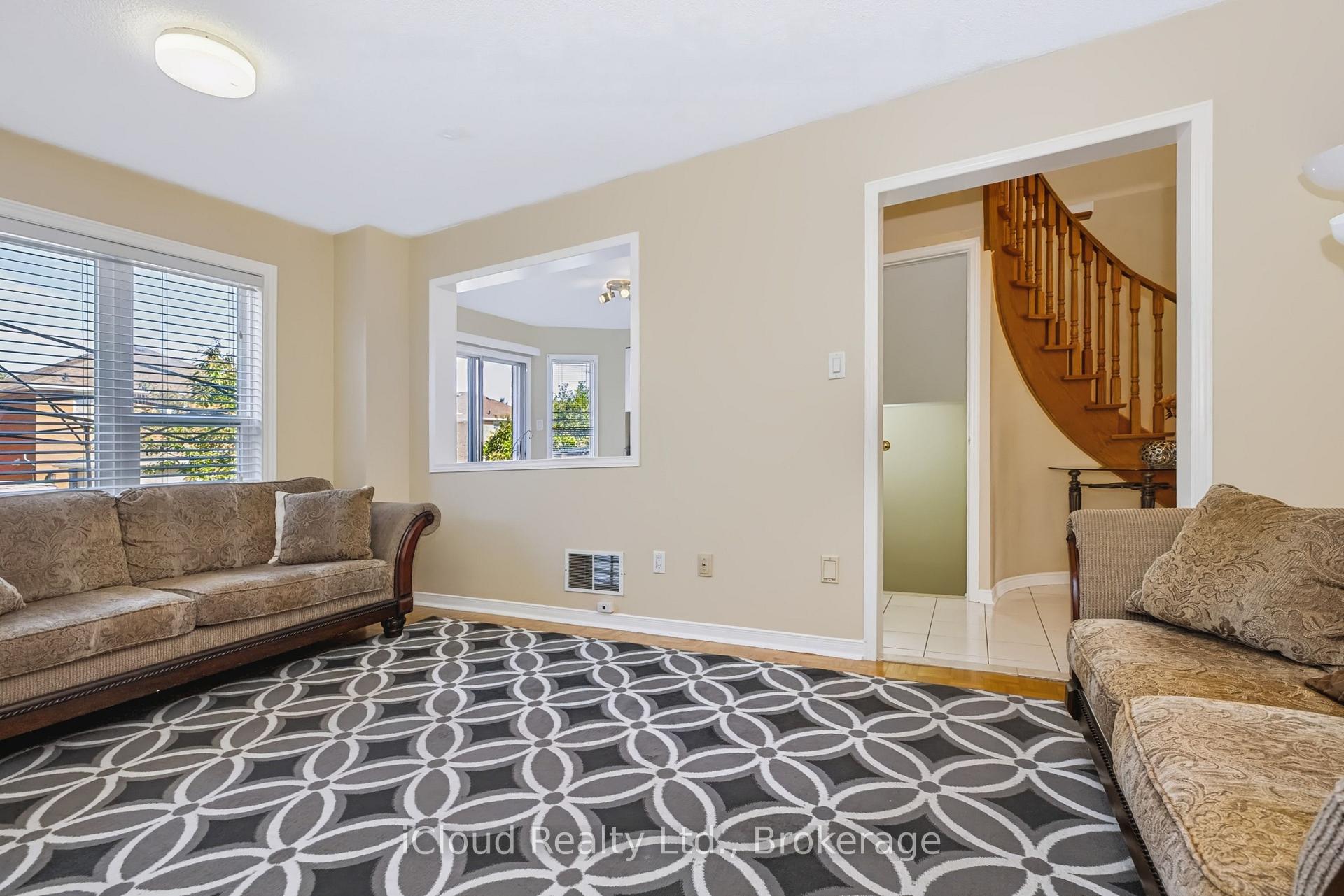 Photo 14 of 62 Castlehill Crescent, Brampton, Northwood Park — HOMEH