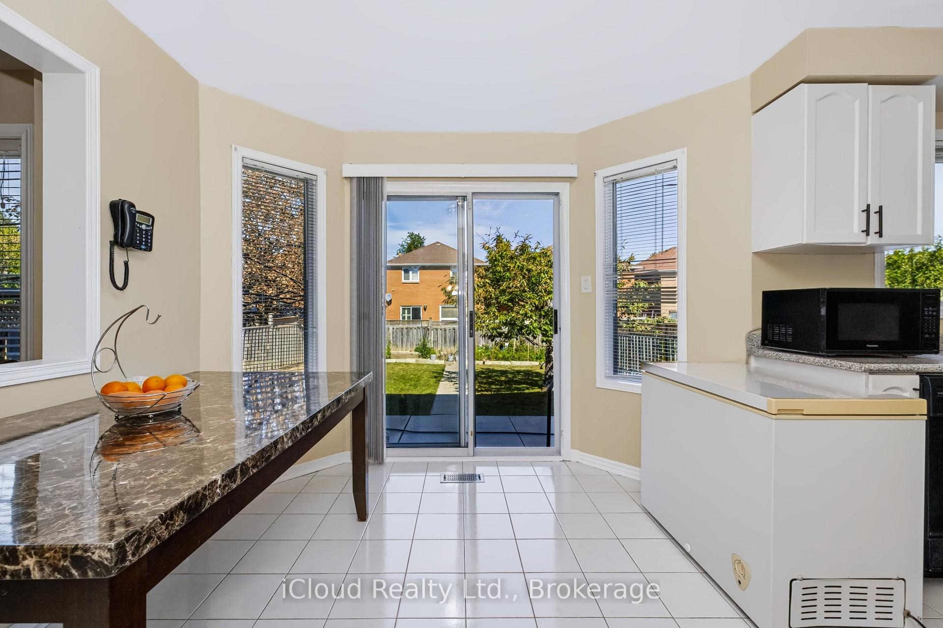 Photo 19 of 62 Castlehill Crescent, Brampton, Northwood Park — HOMEH