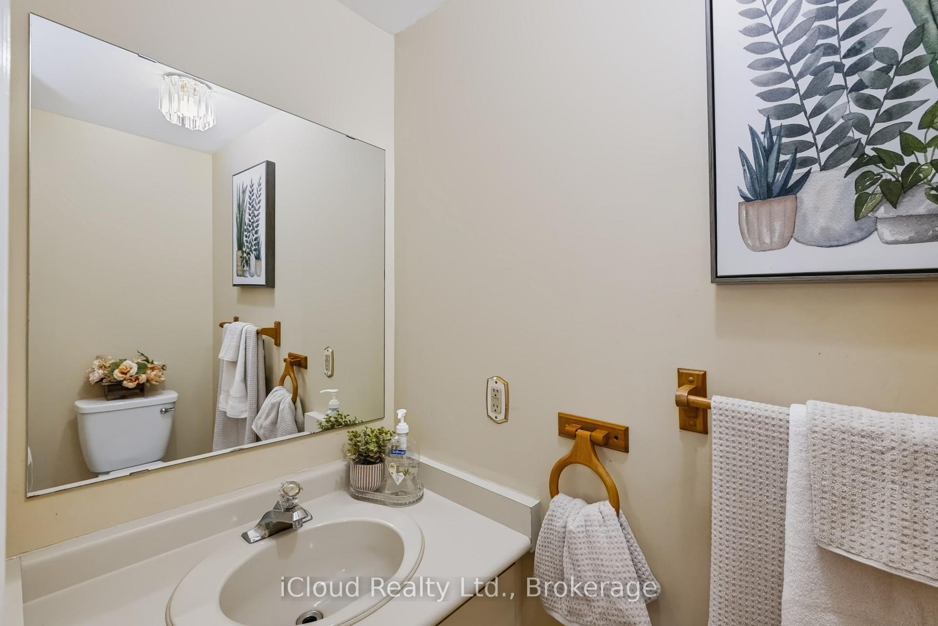 Photo 24 of 62 Castlehill Crescent, Brampton, Northwood Park — HOMEH