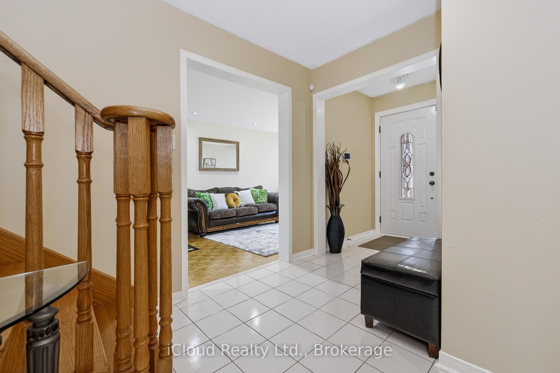 Photo 25 of 62 Castlehill Crescent, Brampton, Northwood Park — HOMEH