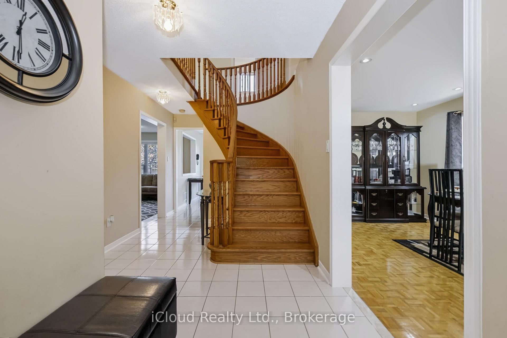 Photo 26 of 62 Castlehill Crescent, Brampton, Northwood Park — HOMEH