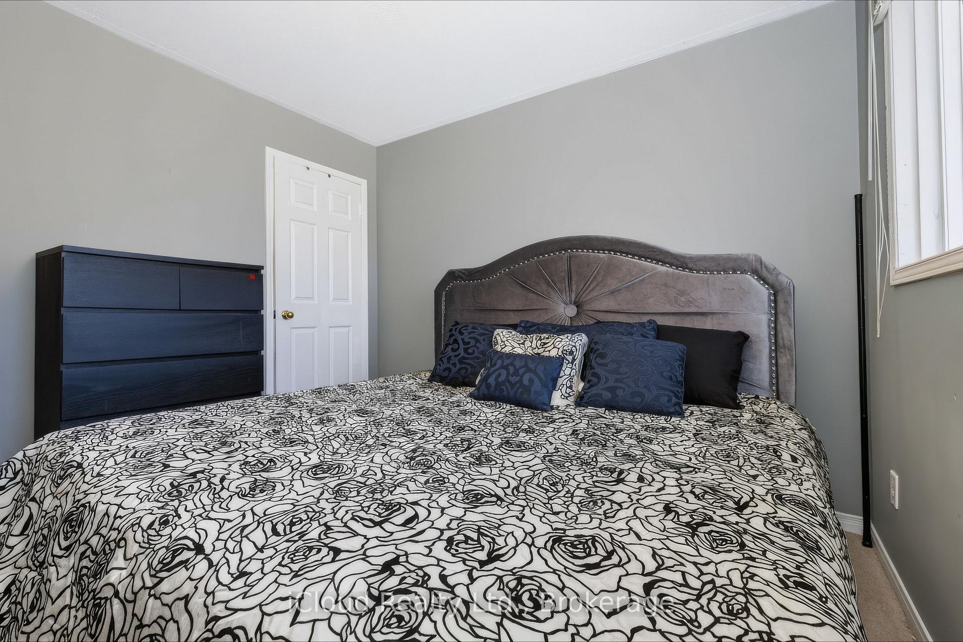 Photo 34 of 62 Castlehill Crescent, Brampton, Northwood Park — HOMEH